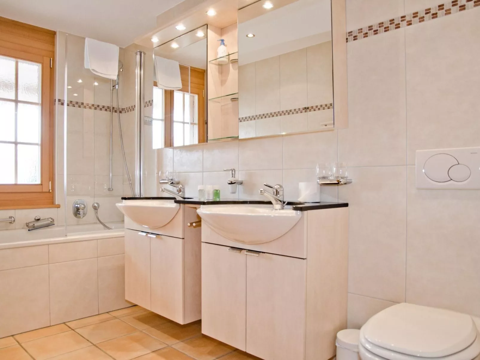 Apartment Paradise-Inside