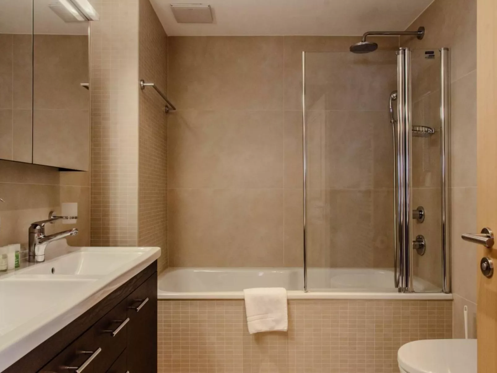 Chalet La Gioventu mit Spa-Bereich-Drinnen