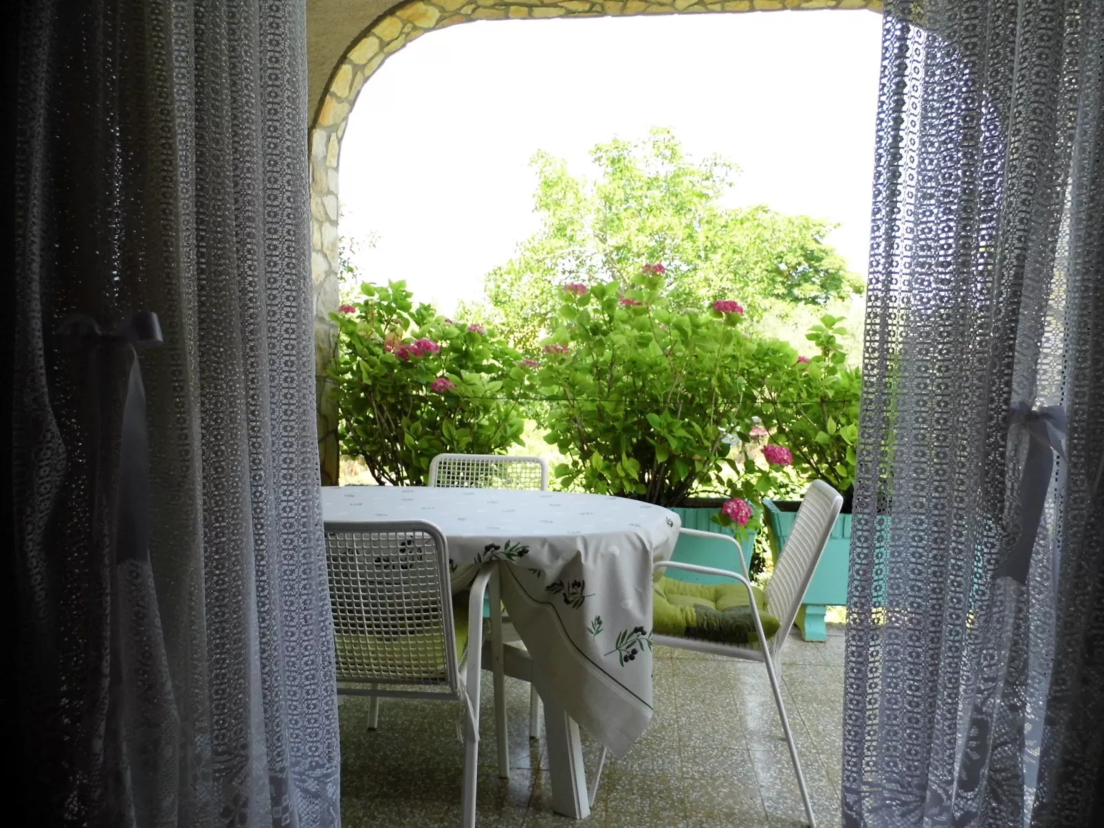 Schöne, gemütliche Ferienwohnung "Mira B" mit Garten-Drinnen