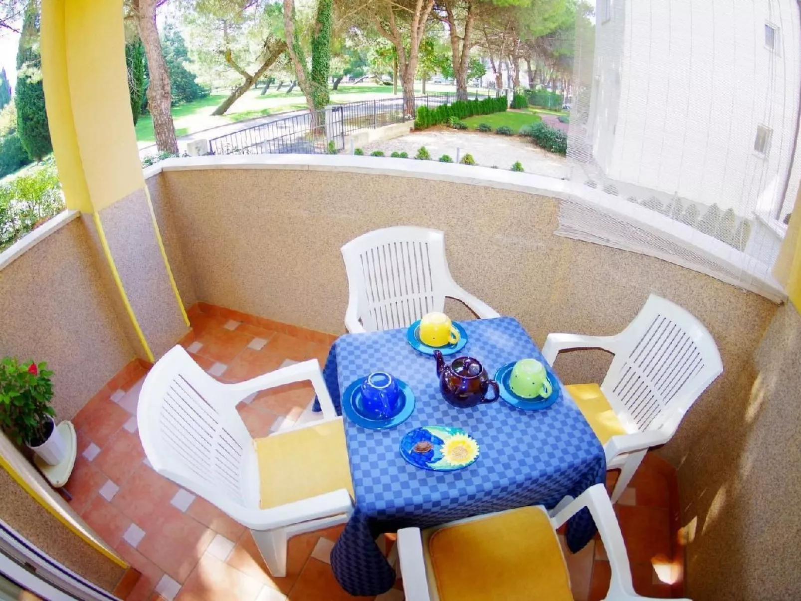 Schönes Apartment, privater Parkplatz und Strand in der Nähe-Inside