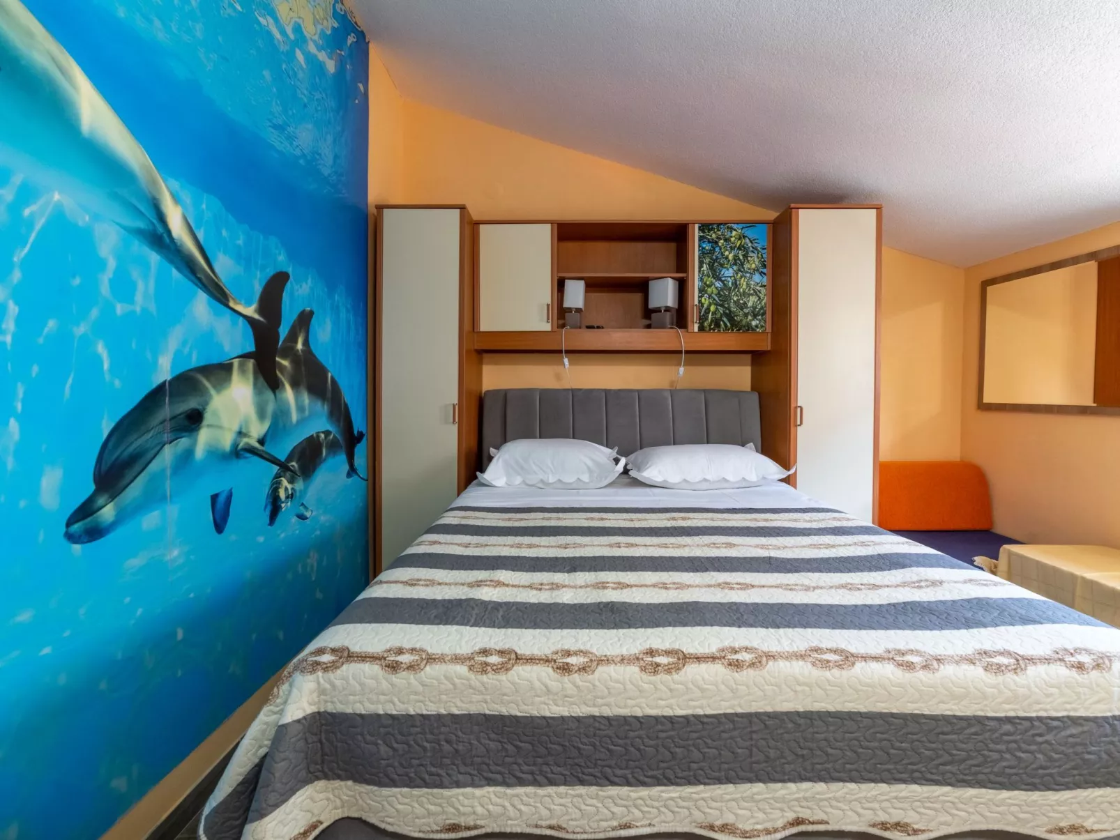 Apartment mit drei Schlafzimmern, Whirlpool und Meerblick-Image-tags.info