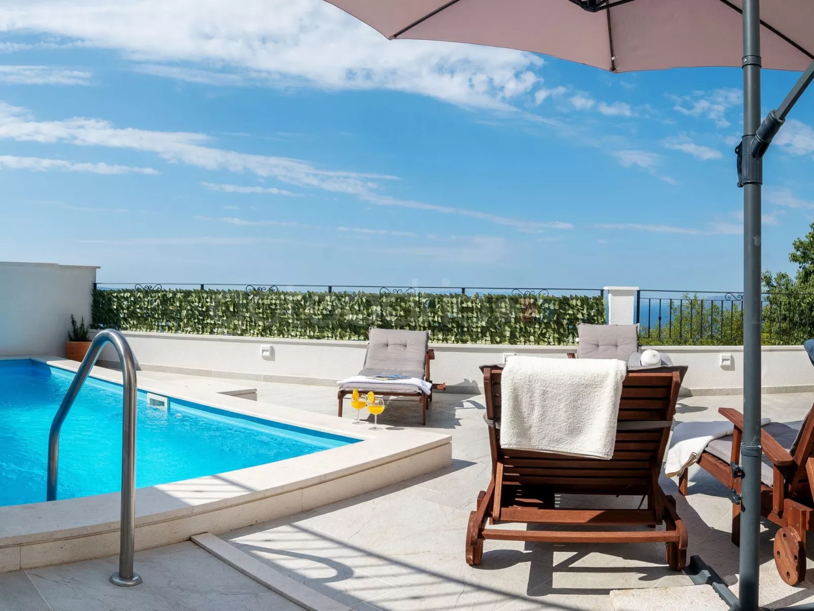 ★ Modern Villa Gabrielle★ Private Pool ★ Luxury-Outside