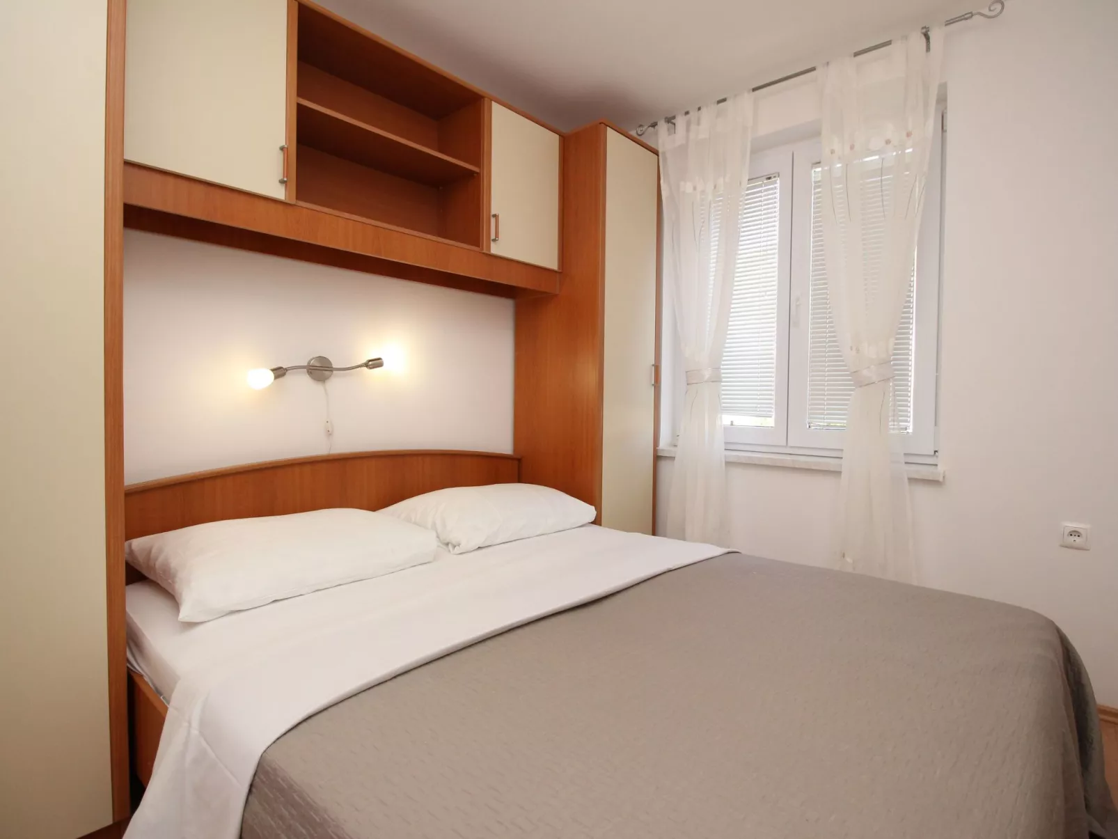 Modern eingerichtete Apartment ideal für junge Paaren im Zentrum von Baska