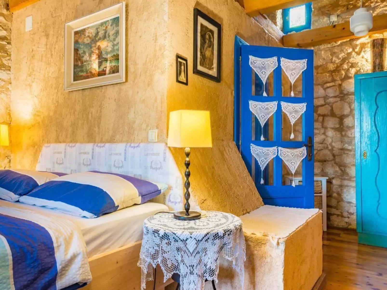 "Villa Ivanka" mit Blick auf das Wasser-Image-tags.info