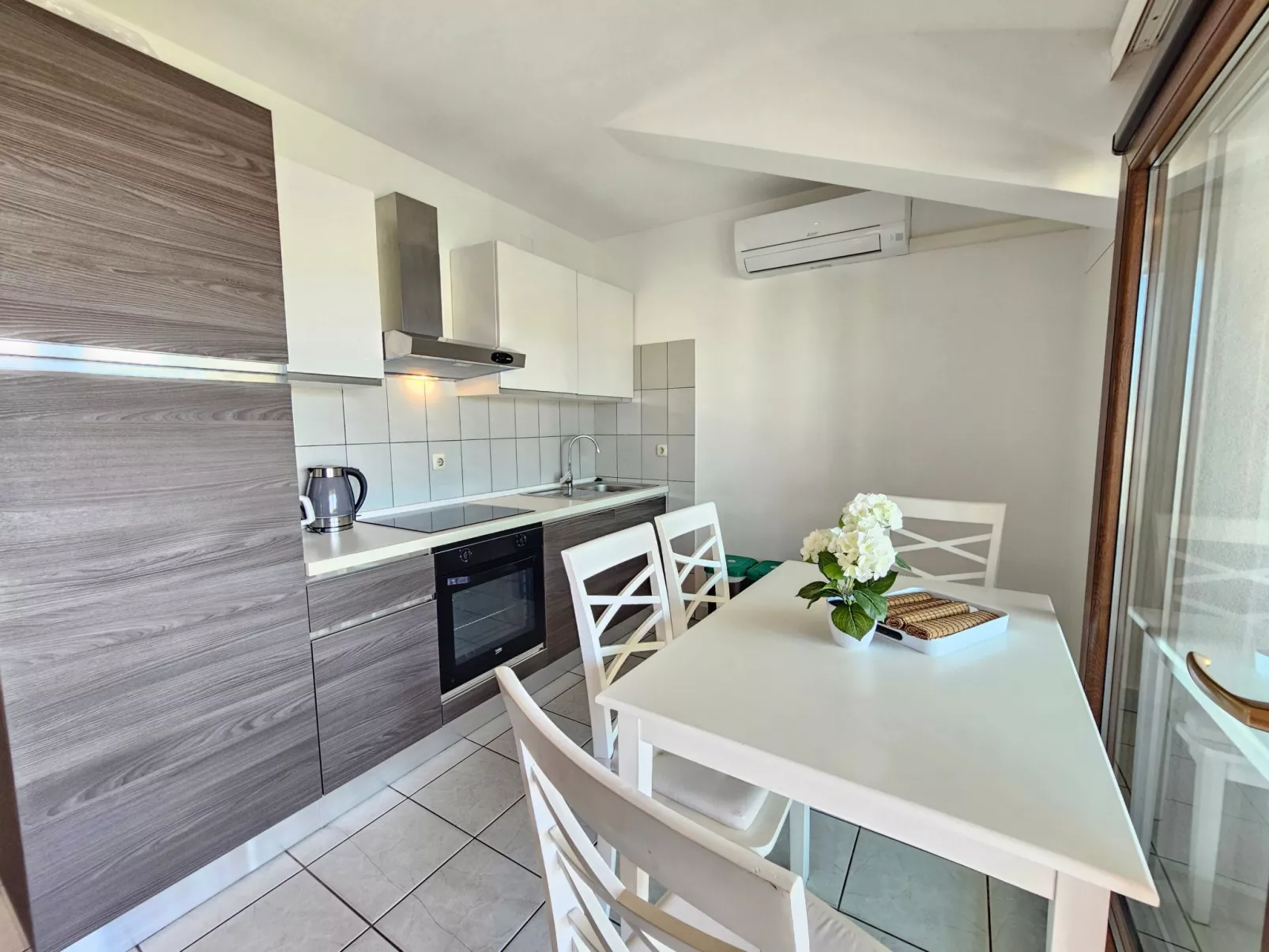 Wohnung für 4 Personen mit Terrasse-Inside