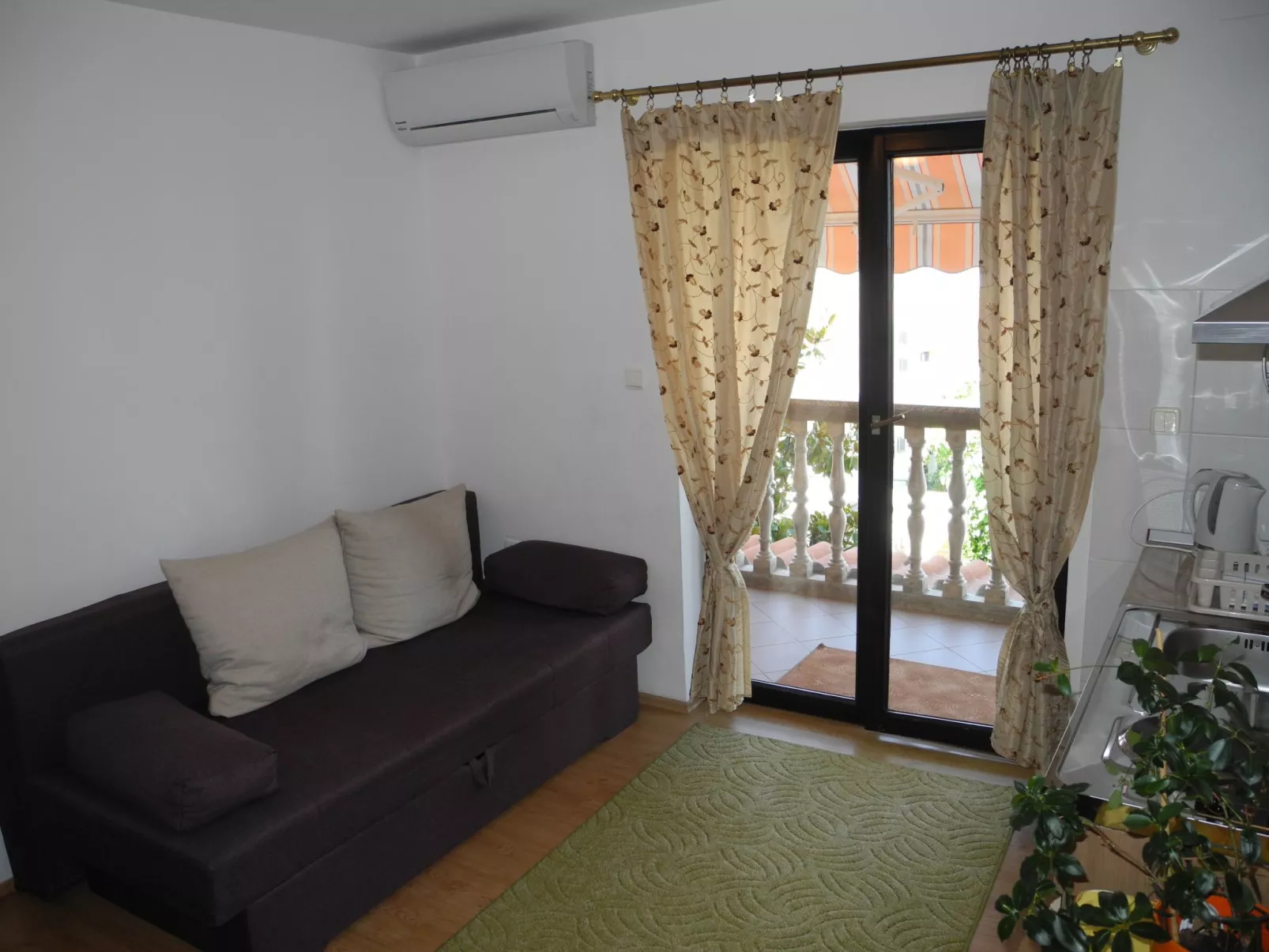 Wohnung in Crikvenica mit Terrasse und Grill-Dedans