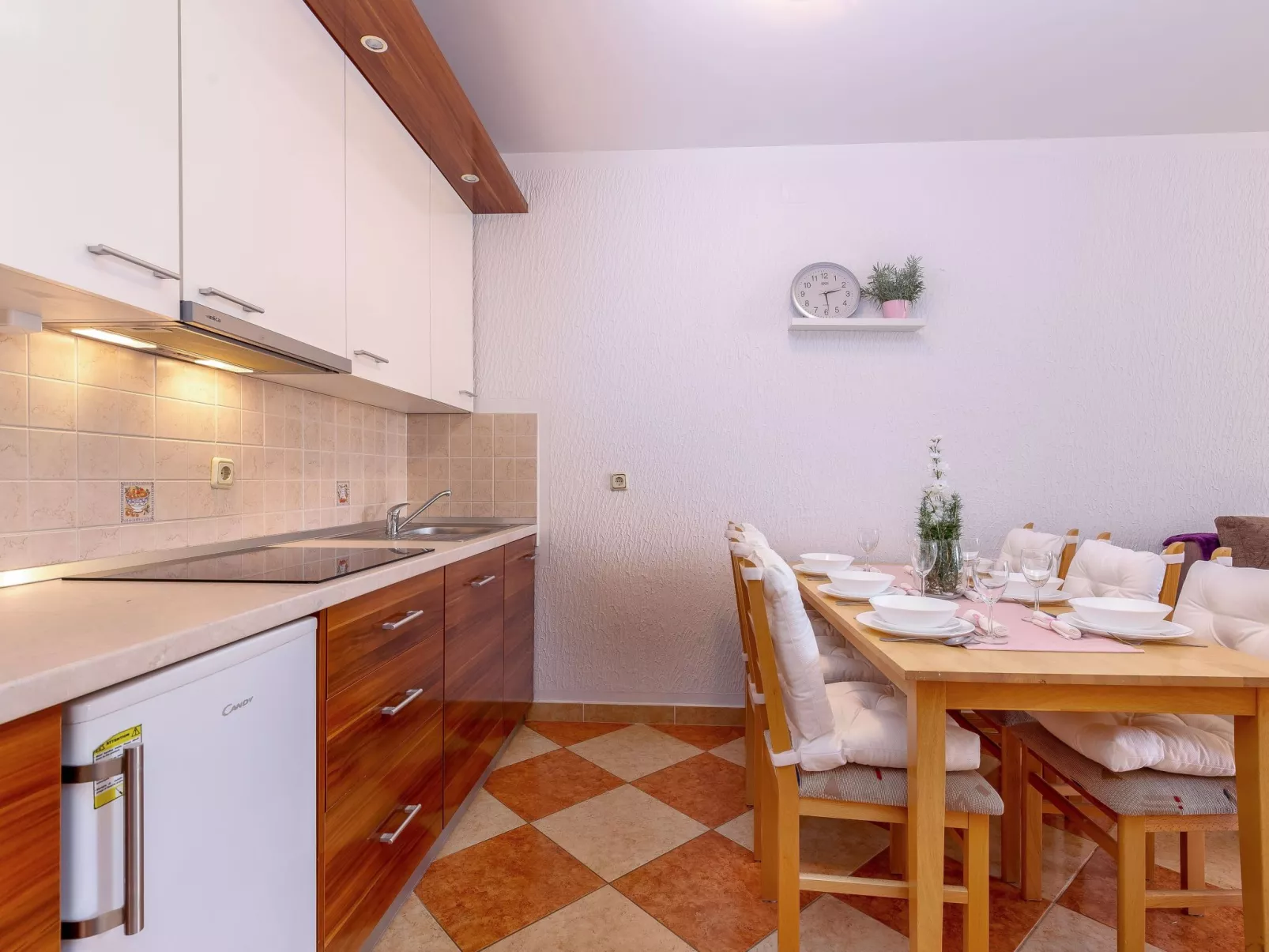 Wohnung mit Balkon und Meerblick-Inside