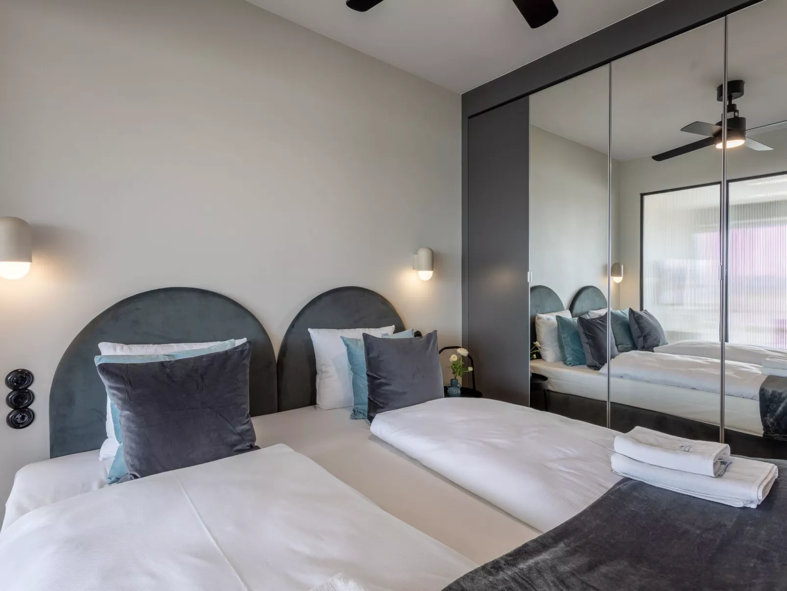 Concha mit Blick auf den Hafen-Dedans