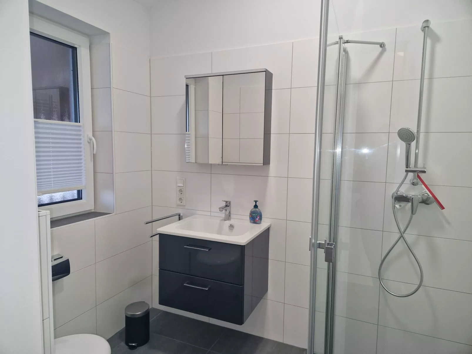 G28 Eingezäuntes Ferienhaus mit Infrarotkabine-Drinnen