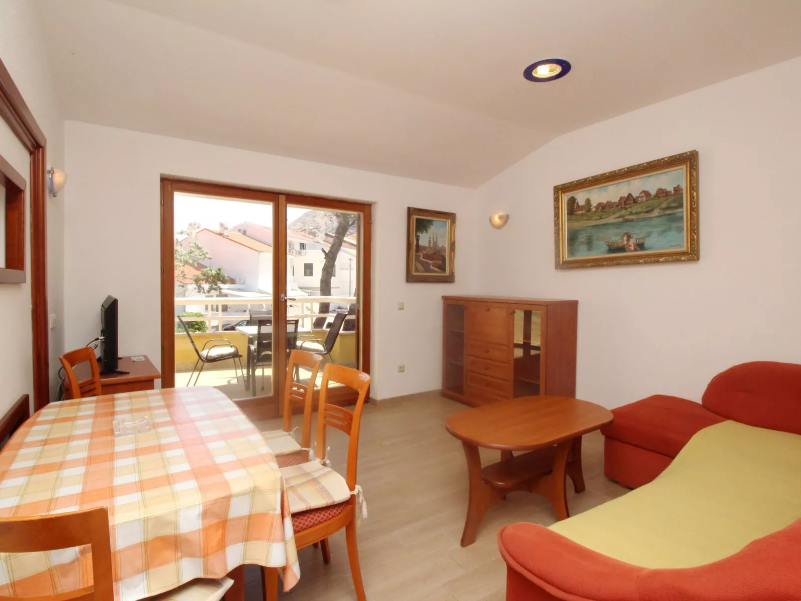 In Baška mit Eigenem Balkon-Drinnen