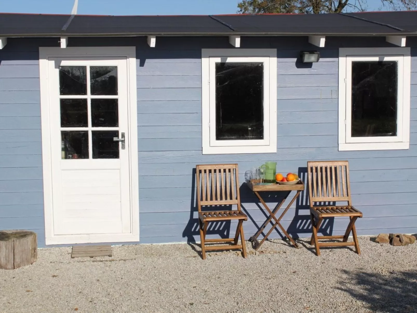 In Sourdeval Les Bois mit Garten-Outside