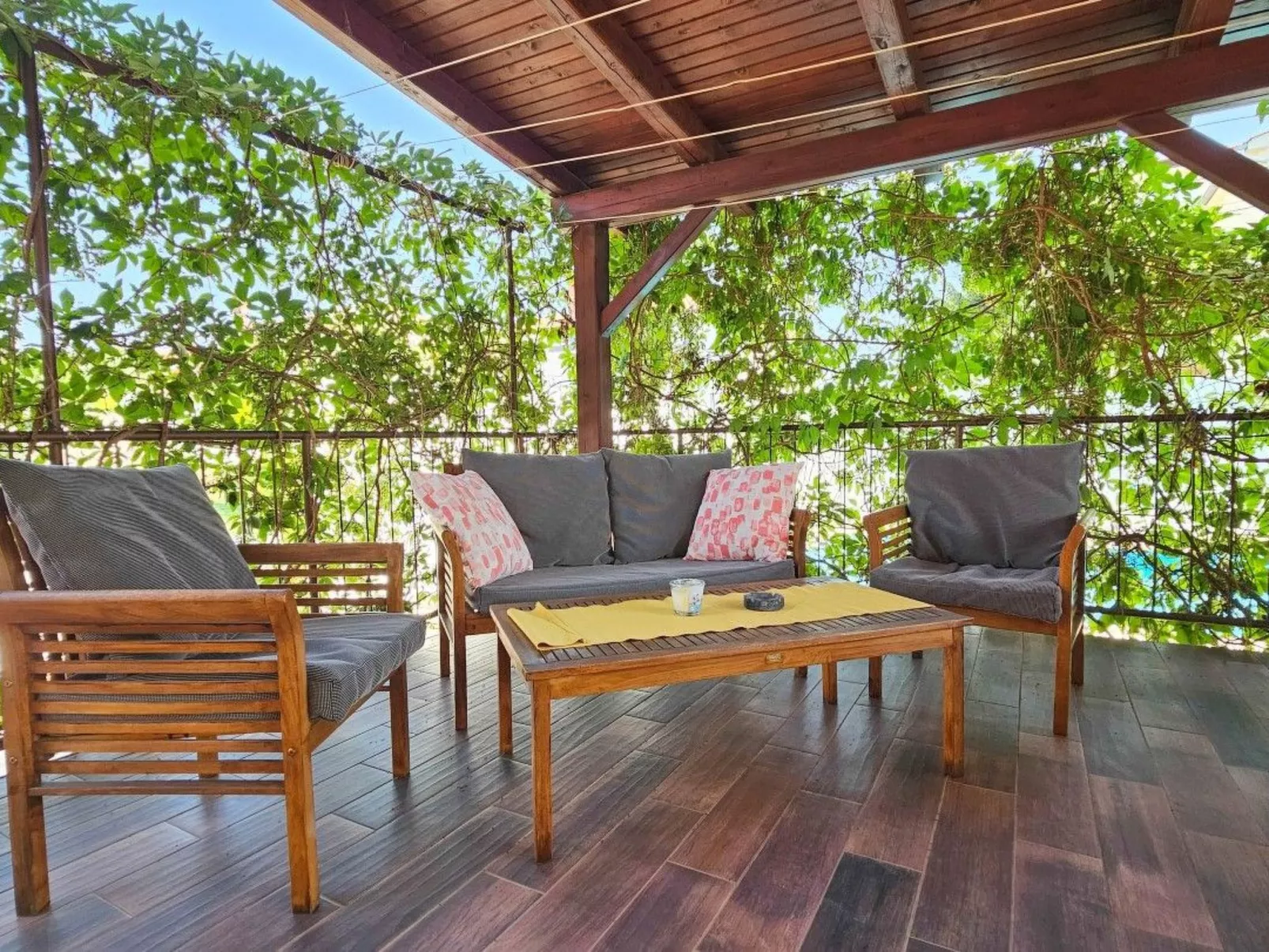 Toni -Wohnung im Erdgeschoss-Dedans