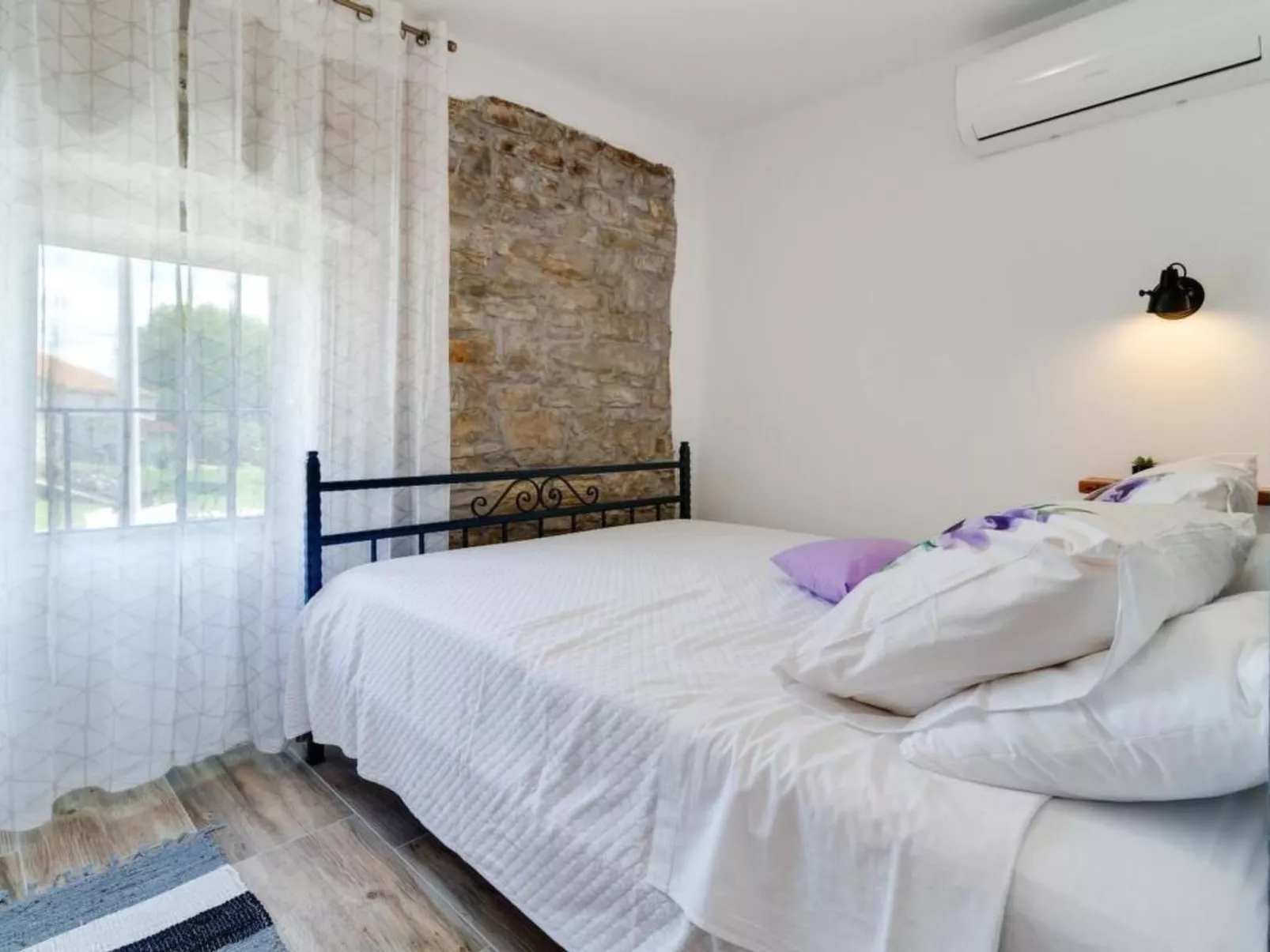 "Villa Zoro"-Image-tags.info