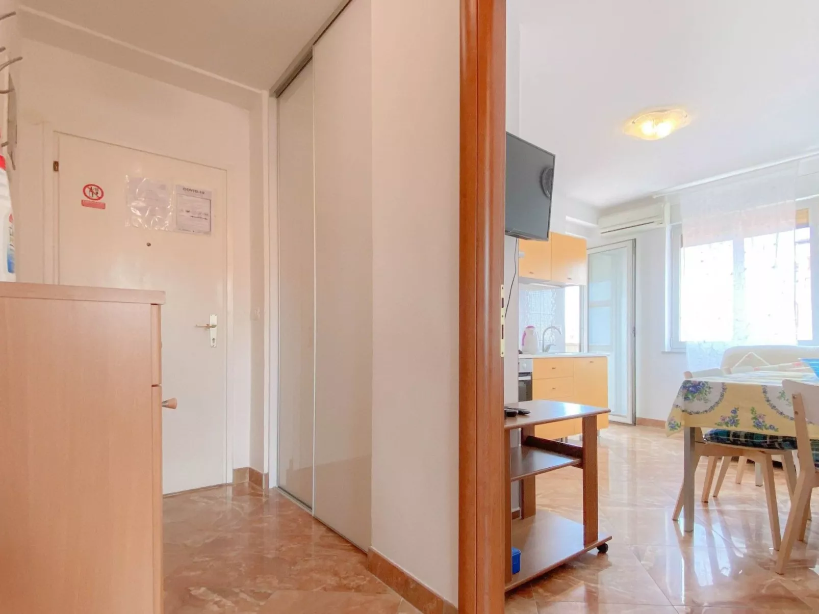 Wohnung "Meri" mit Blick auf das Wasser-Drinnen