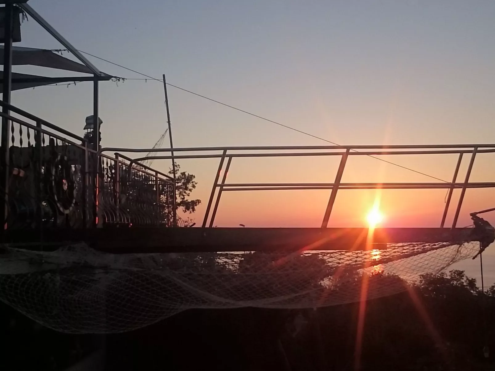 Gemütliche Wohnung mit Meerblick vom Balkon aus-Outside
