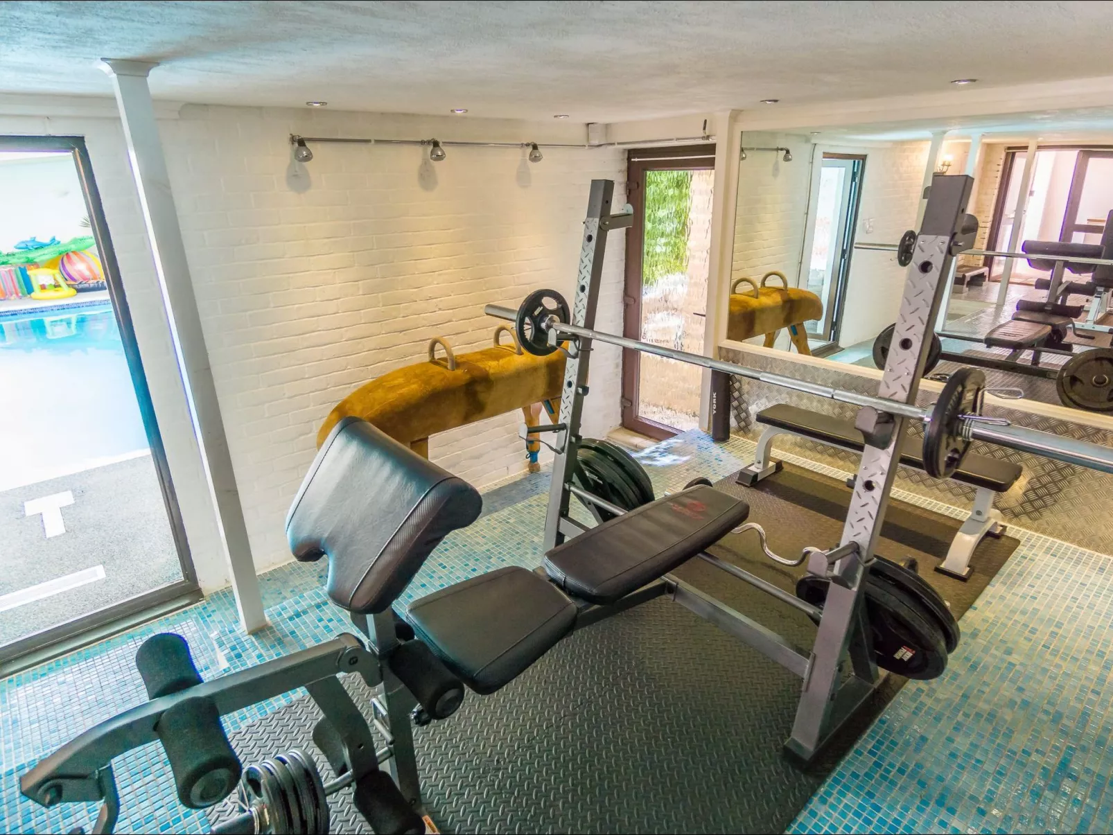 Schönes Ferienhaus in Hastings mit Whirlpool, Terrasse und Garten-Drinnen