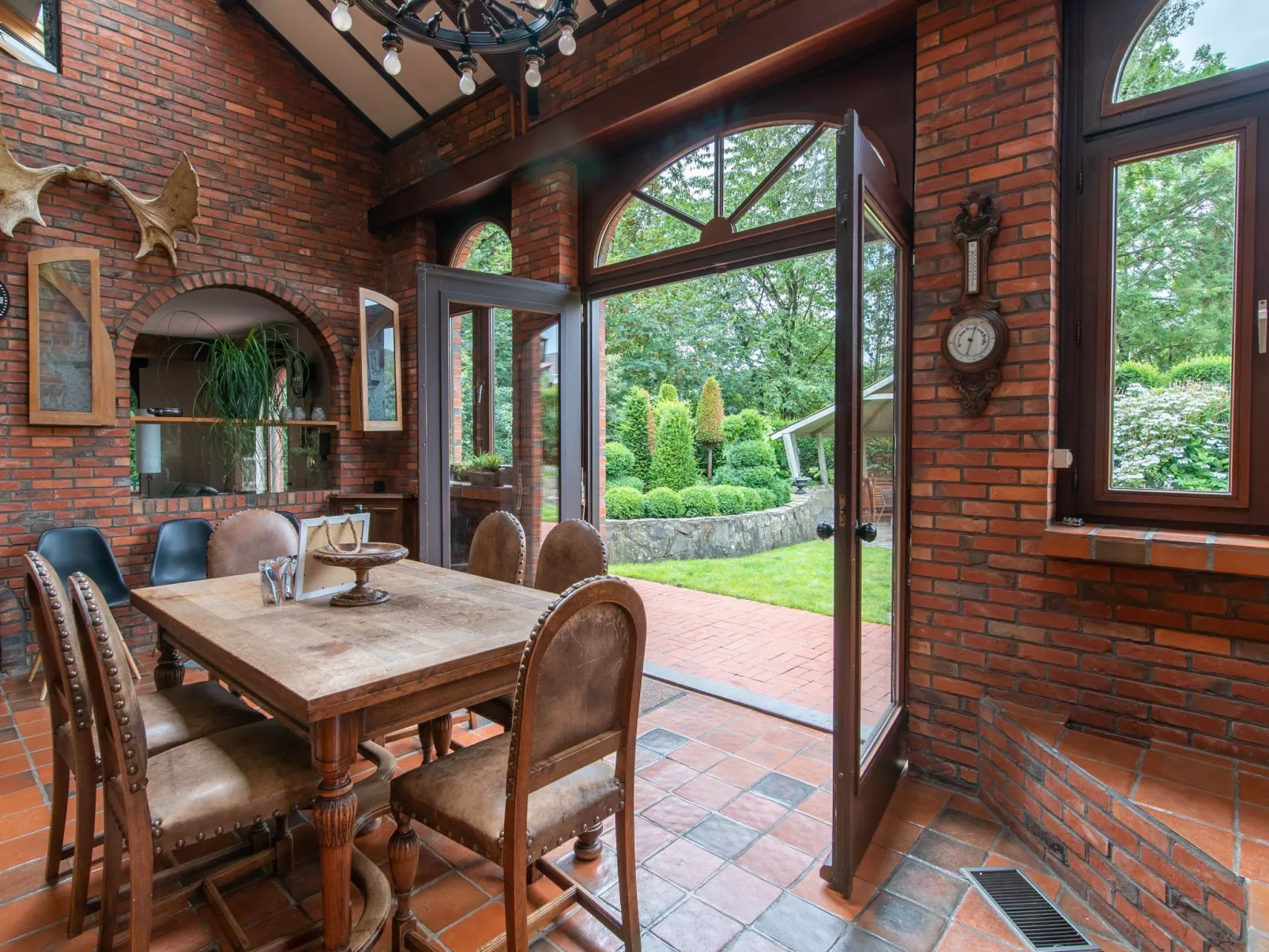 Gemütliches Haus mit eingezäuntem Garten-Inside