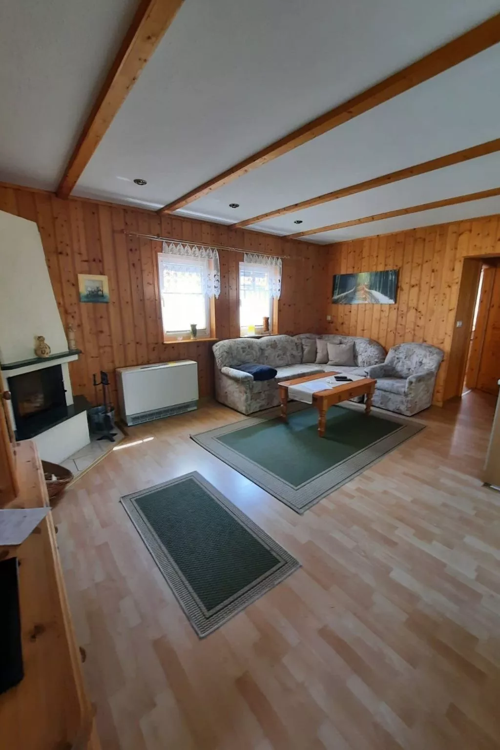 In Dahmen Terrasse und Grill-Drinnen