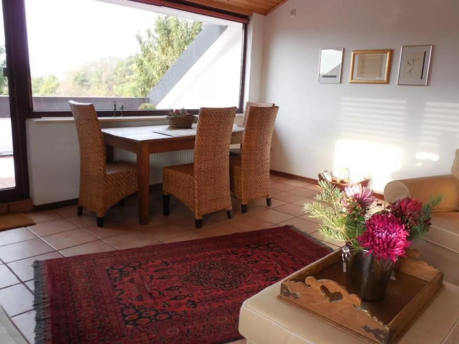 Exklusive Ferienwohnung mit Loggia am Waldrand