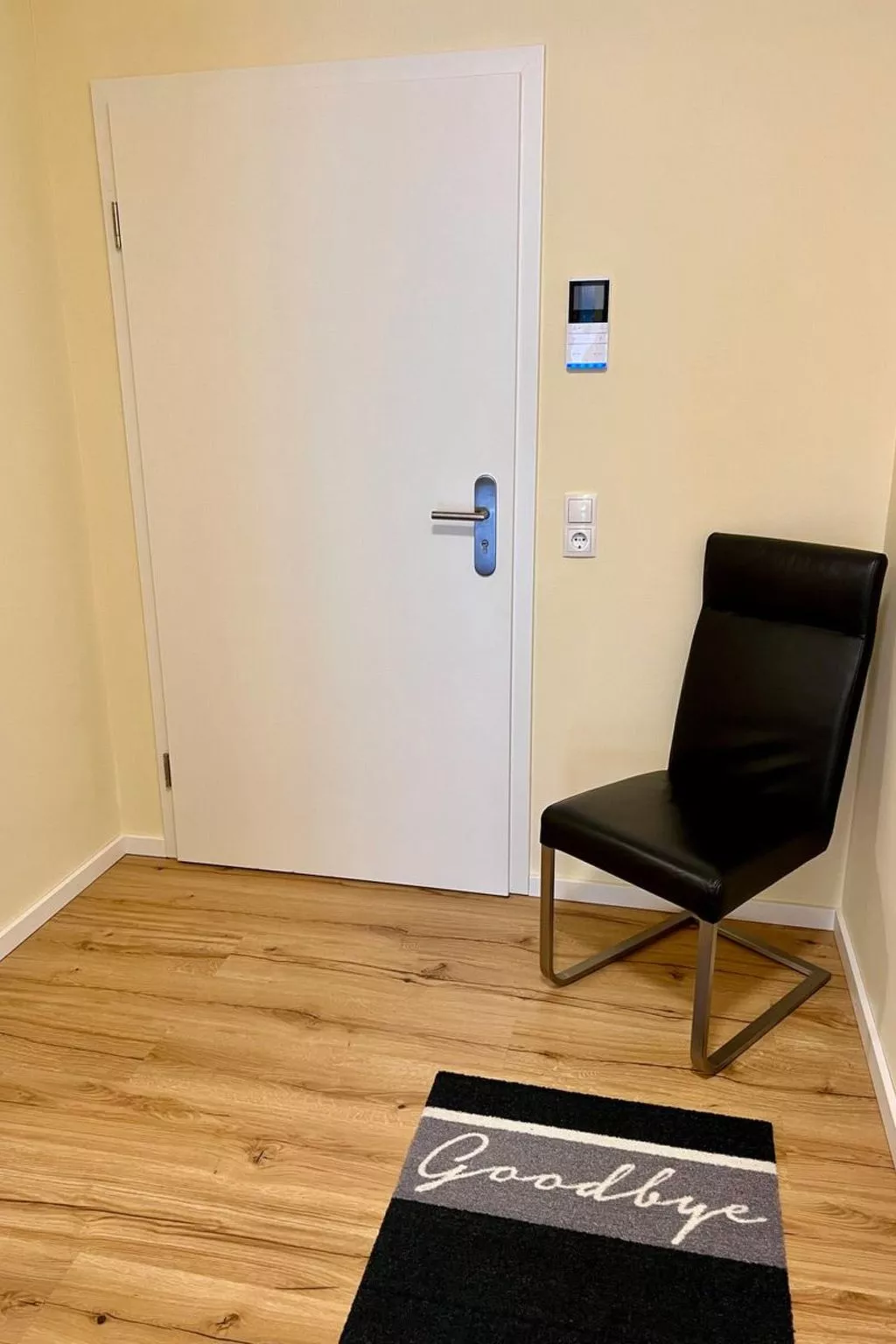 Moderne Wohnung mit Parkplatz und Rheinblick-Drinnen