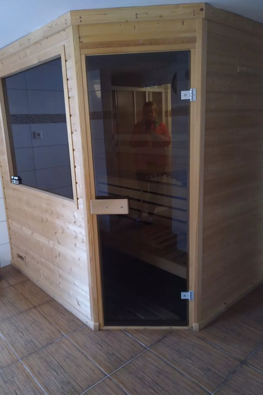 Mit solarbeheiztem Außenpool und Sauna-Draußen