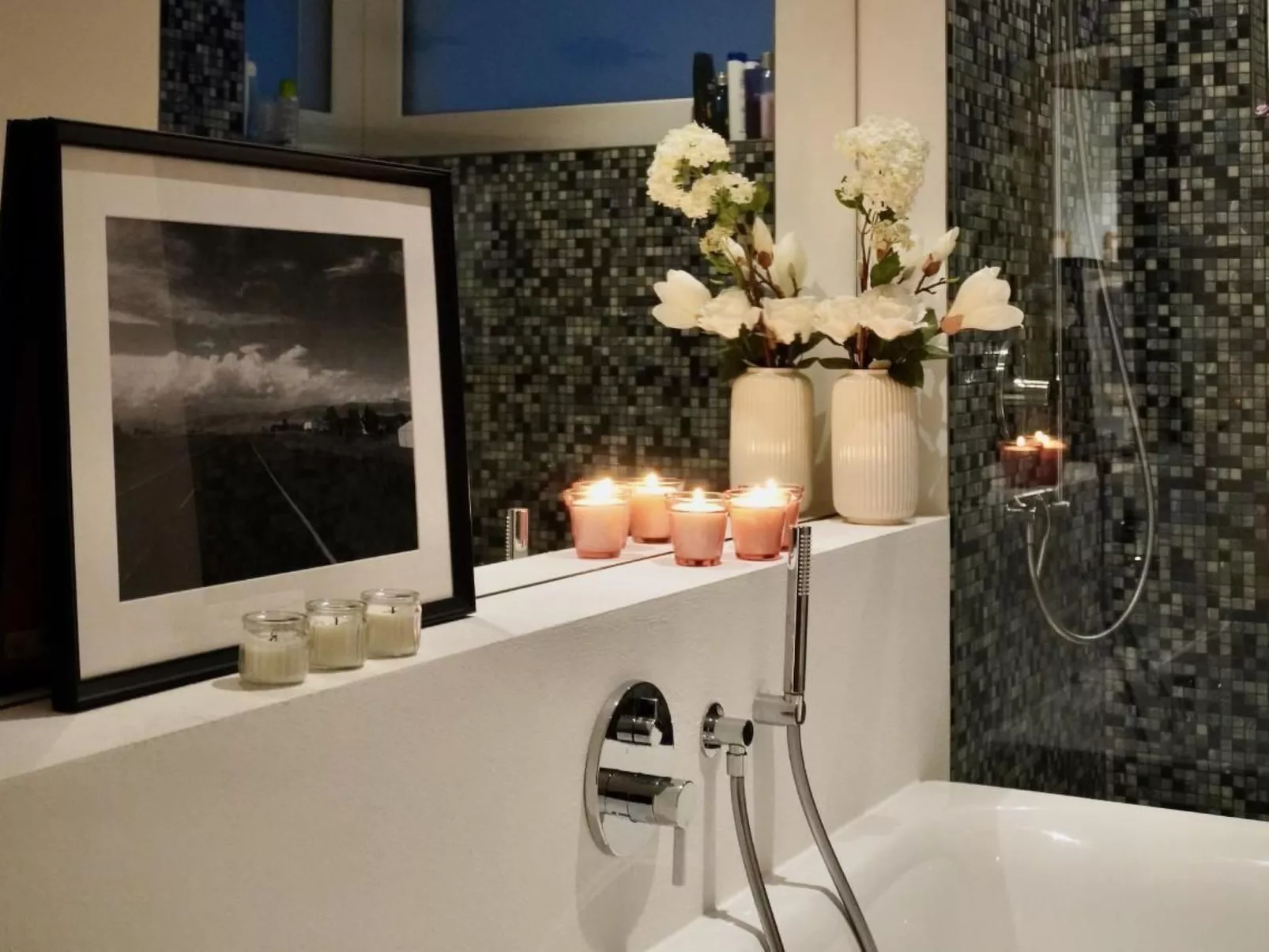 "Lakeview" - a design holiday home-Inside