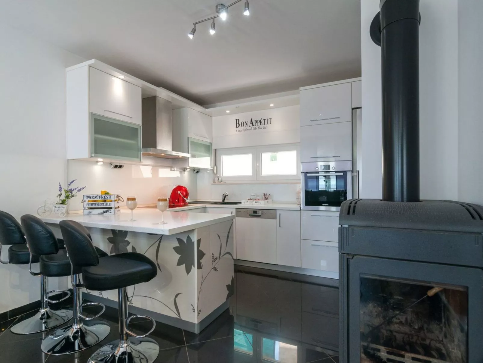 Villa "Roko" mit Whirlpool-Drinnen