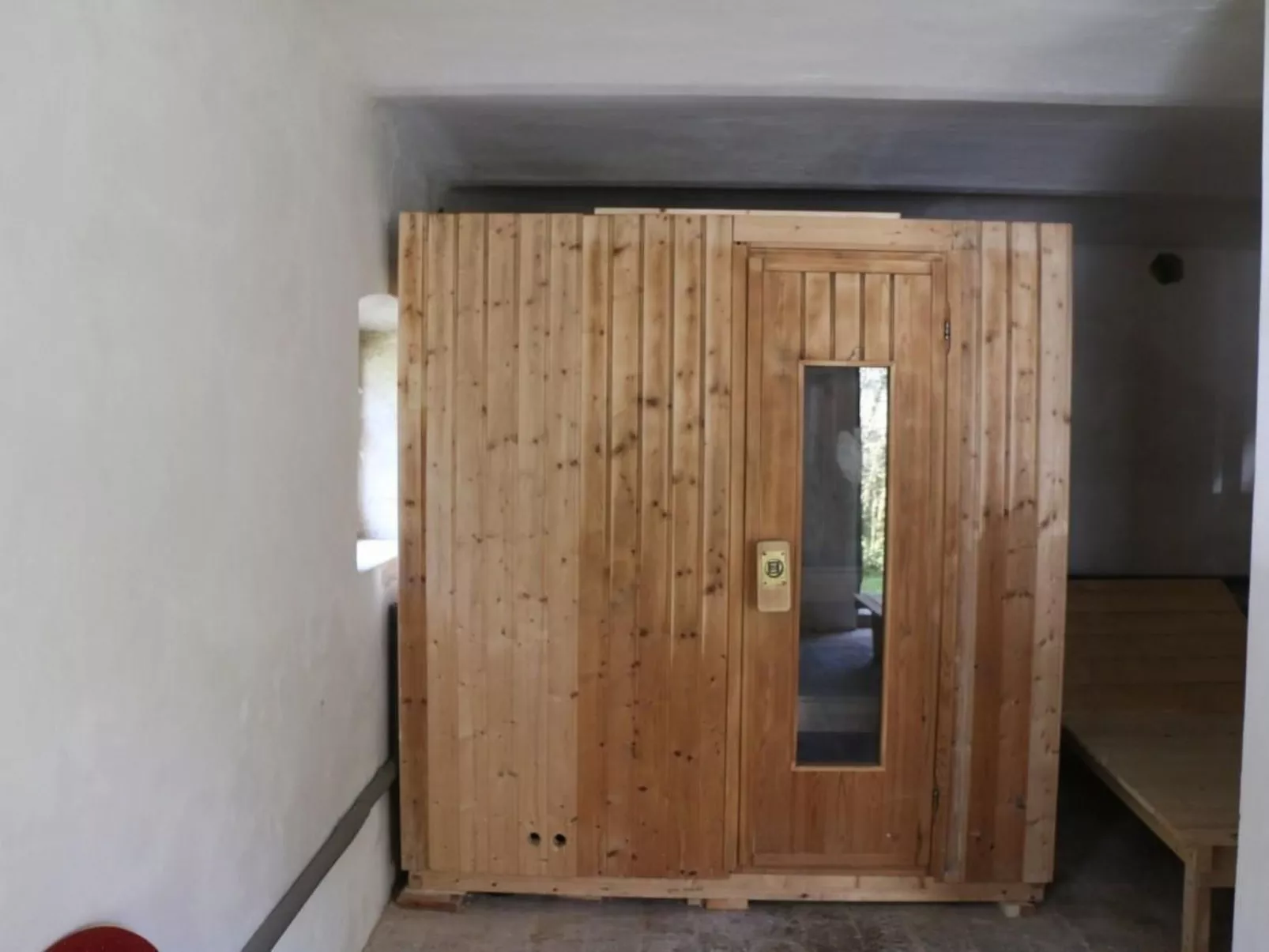 Traditionelles Haus, umgeben von Wäldern in Ralsko-Inside