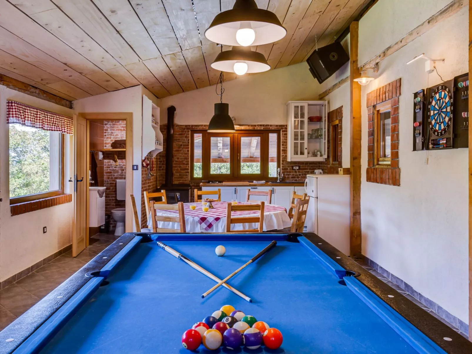 Mala vila Rebeka -großer SwimmingPool-Dedans