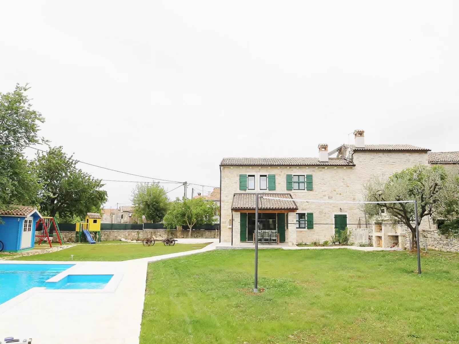 "Villa Ulika" mit eigenem Pool-Outside