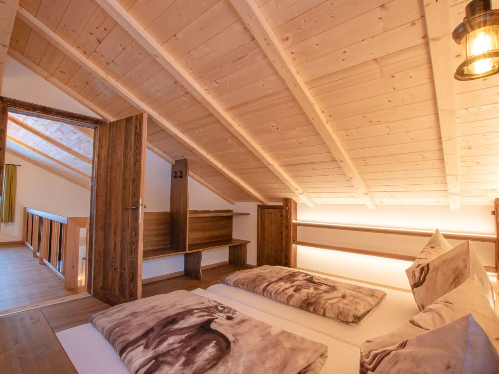 Alpen Chalet-Drinnen