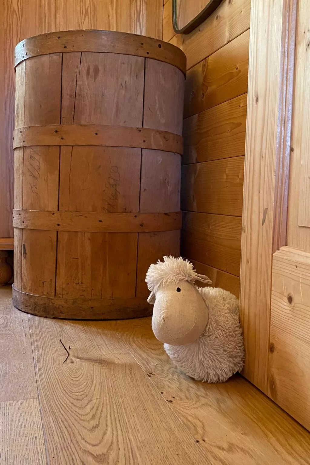 Berghütte mit Blick auf die Berge-Outside