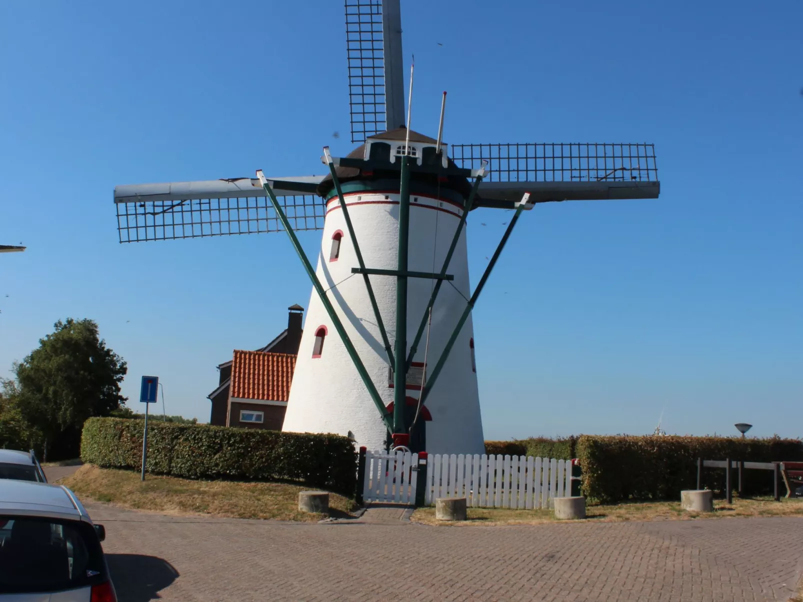 "Buurtweg221" mit Schwimmbad-Draußen