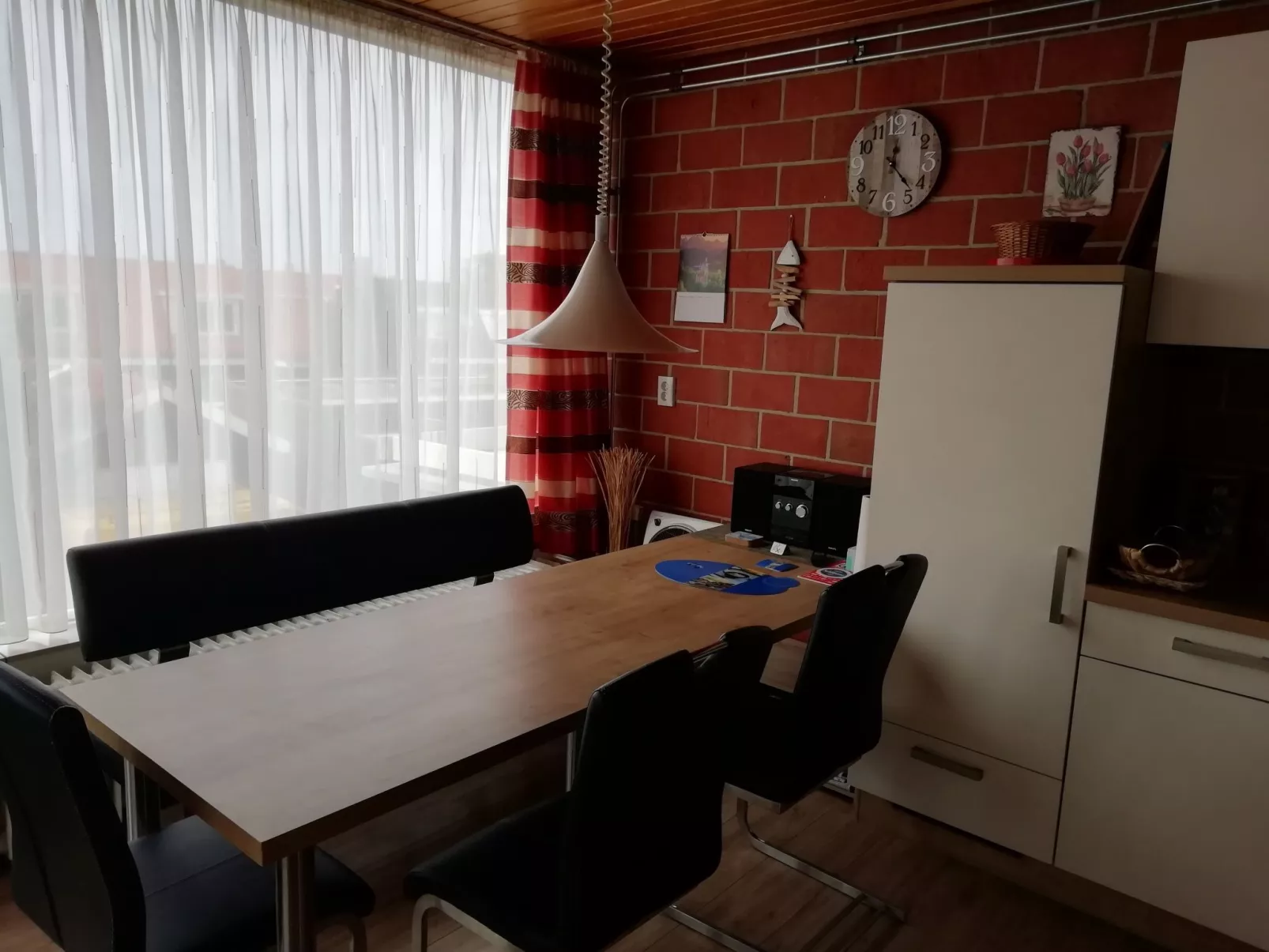 Mit Terrasse-Drinnen