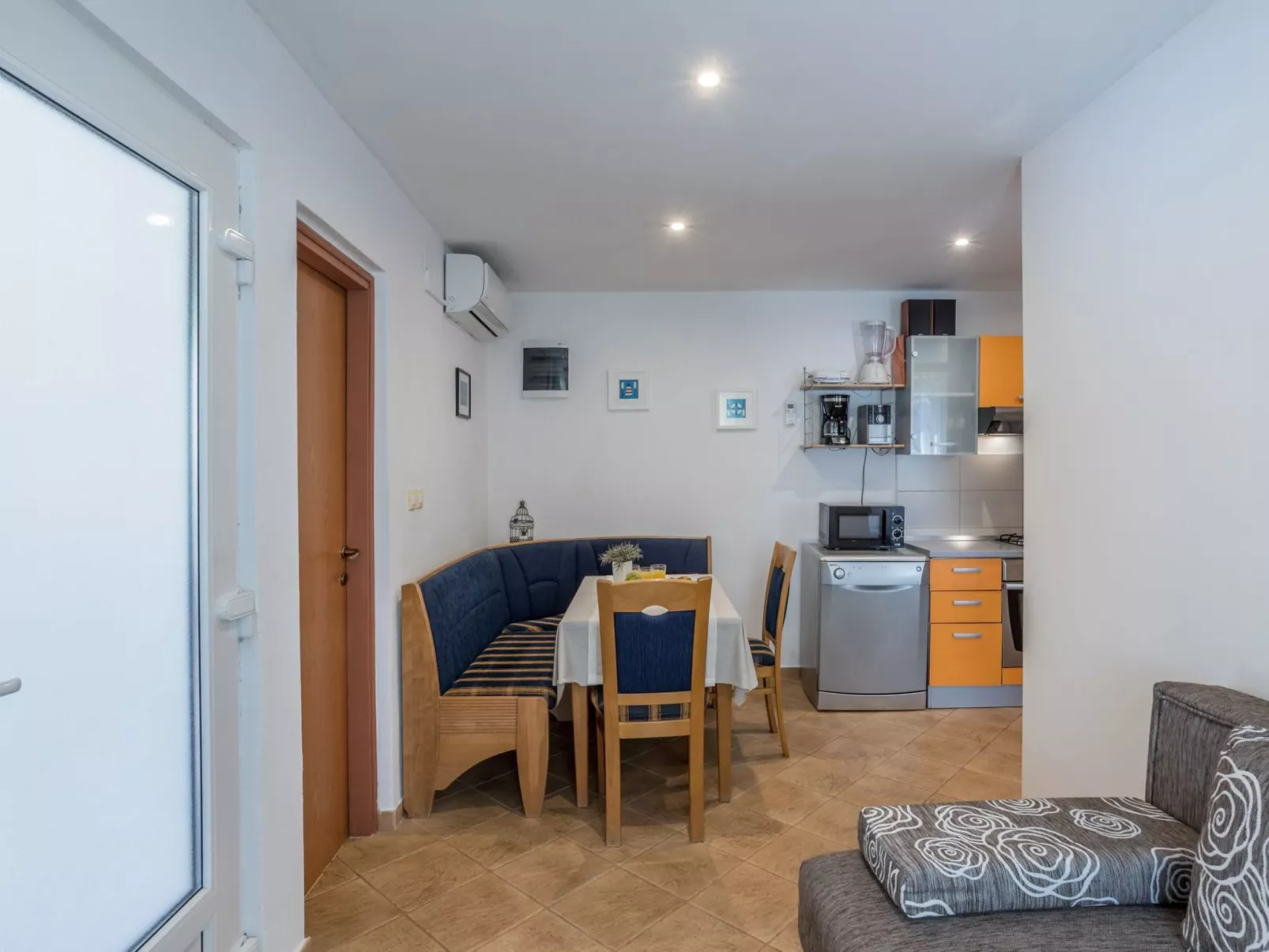 Komplex Oliva mit Pool und großem Garten-Inside