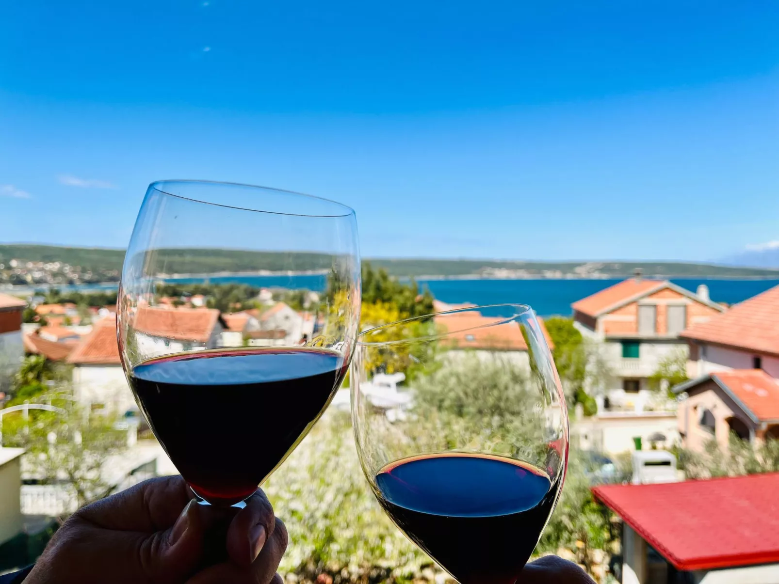 Neu erbautes Apartment mit großem Balkon-Dehors