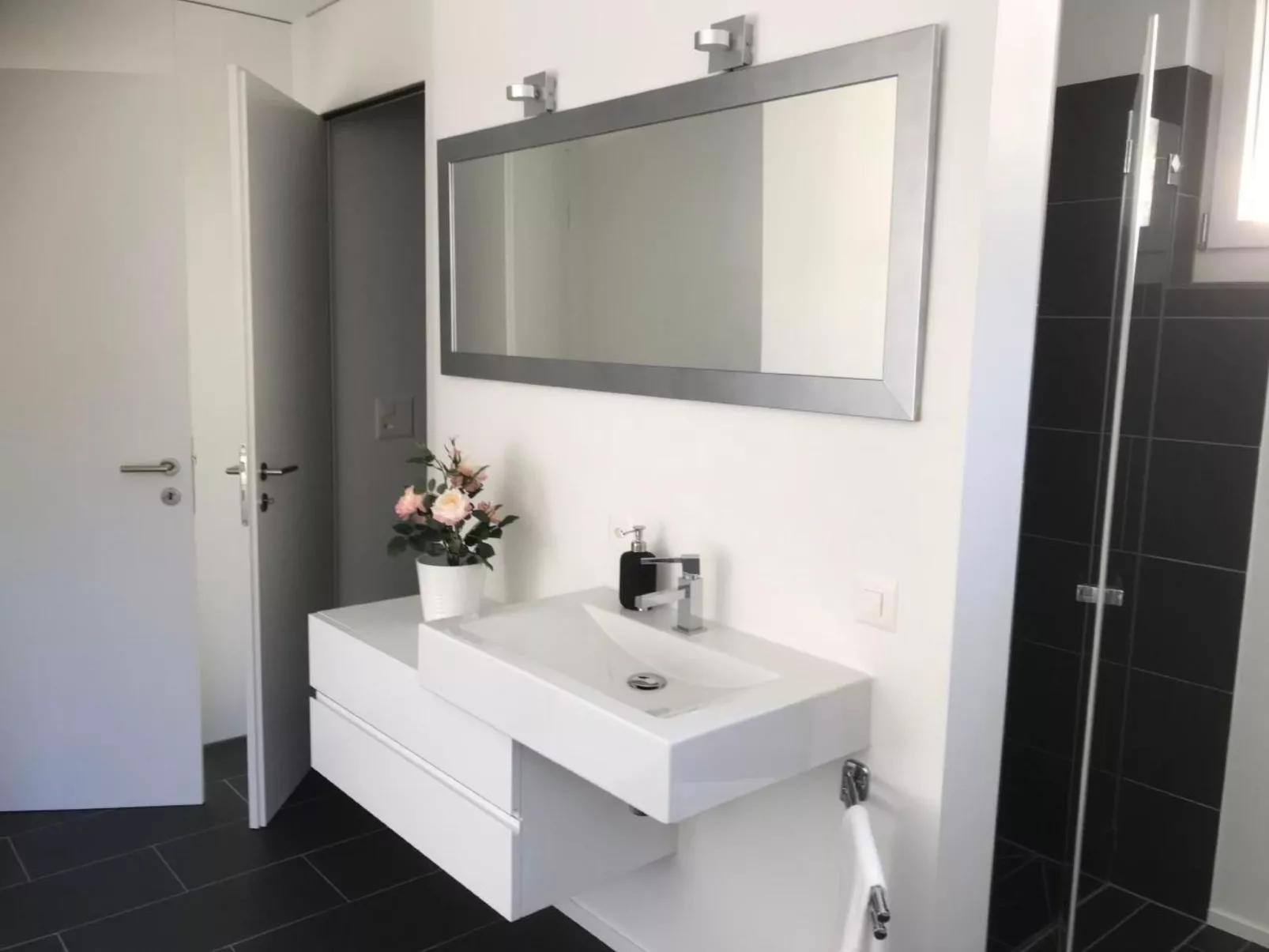 Villa am See-Drinnen