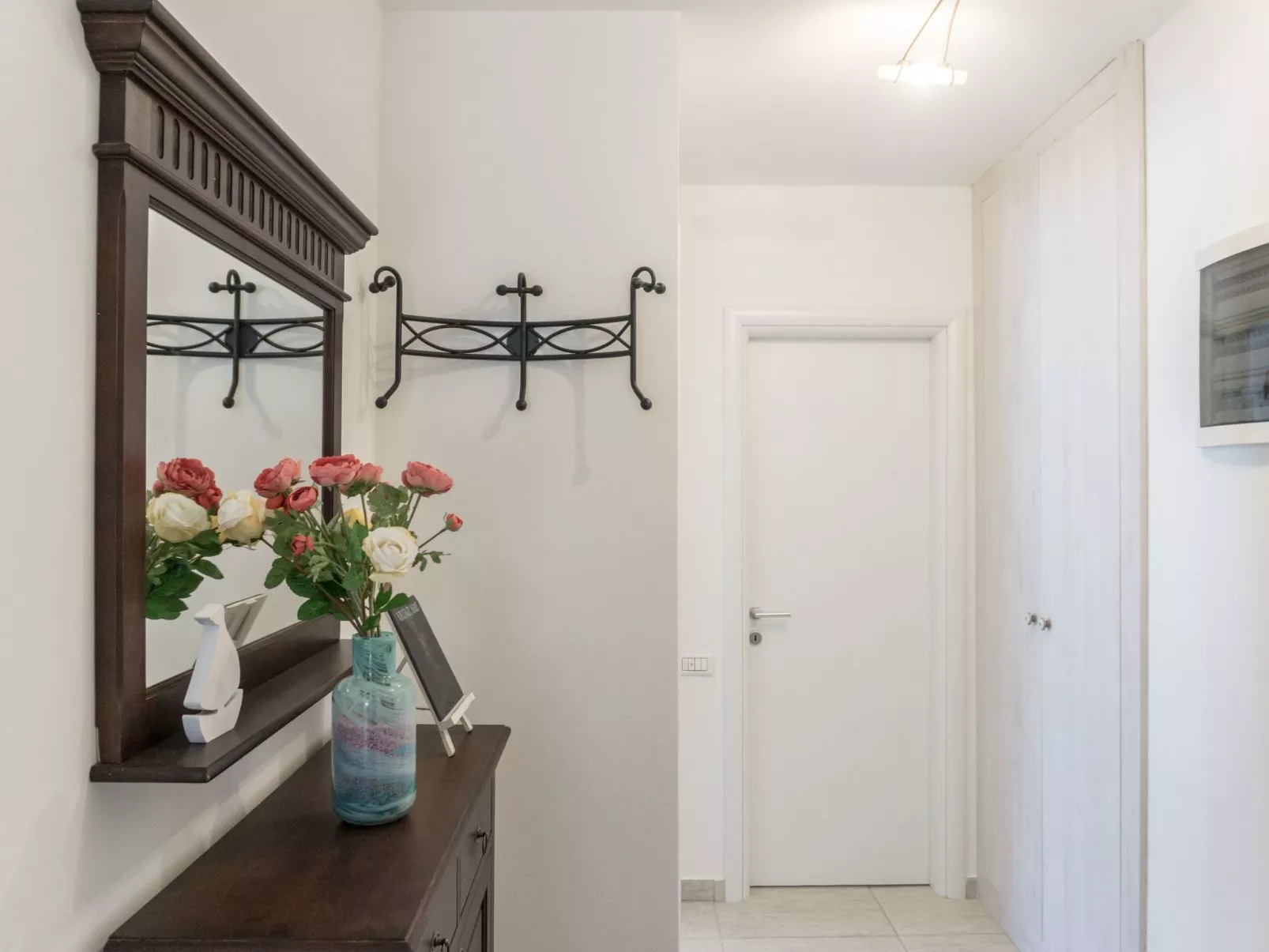 Nettes Ferienhaus in Smoljanci mit Privatem Pool-Drinnen