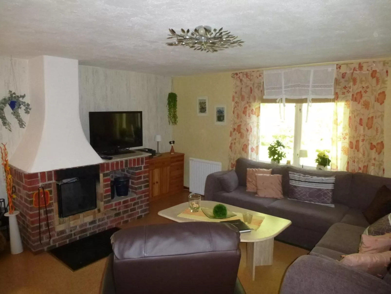 In Karlsborg mit Offenem Kamin-Drinnen