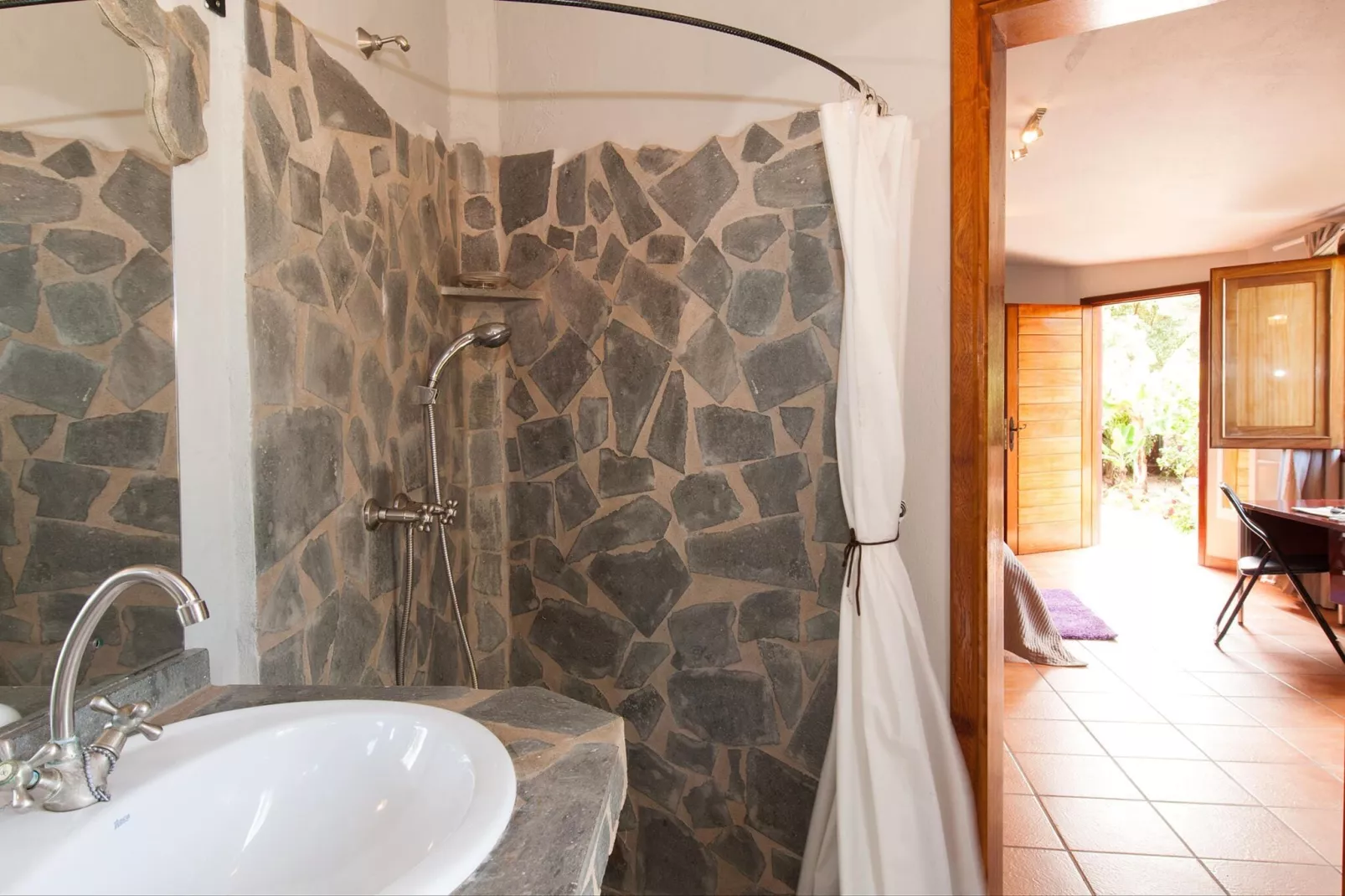 Villa Arucas 10-Bathroom