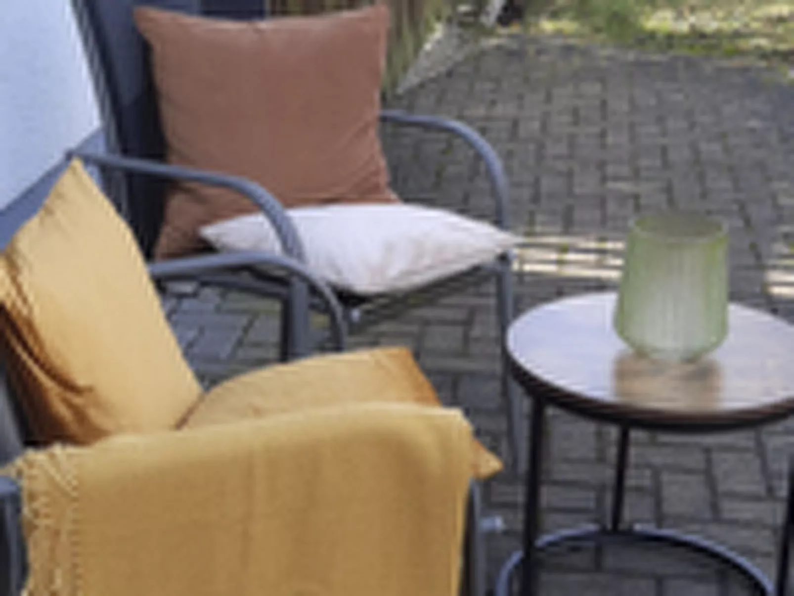 Idyll mit Loggia und Garten-Draußen