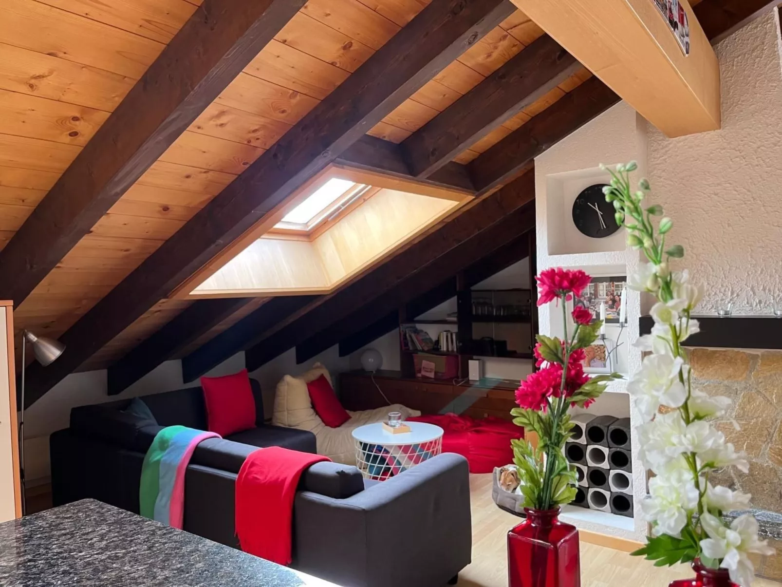 Helle und moderne Dachwohnung