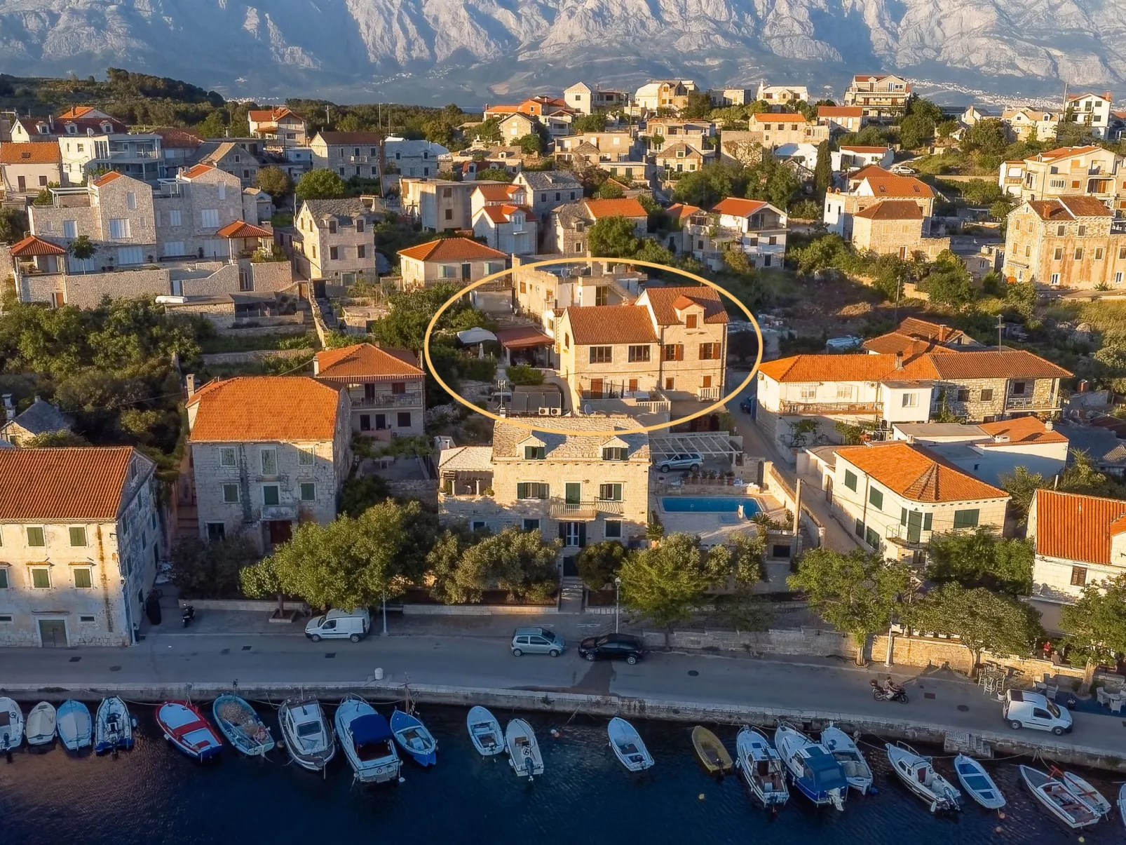 Ferienvilla "Laurus" mit Blick auf das Wasser-Outside
