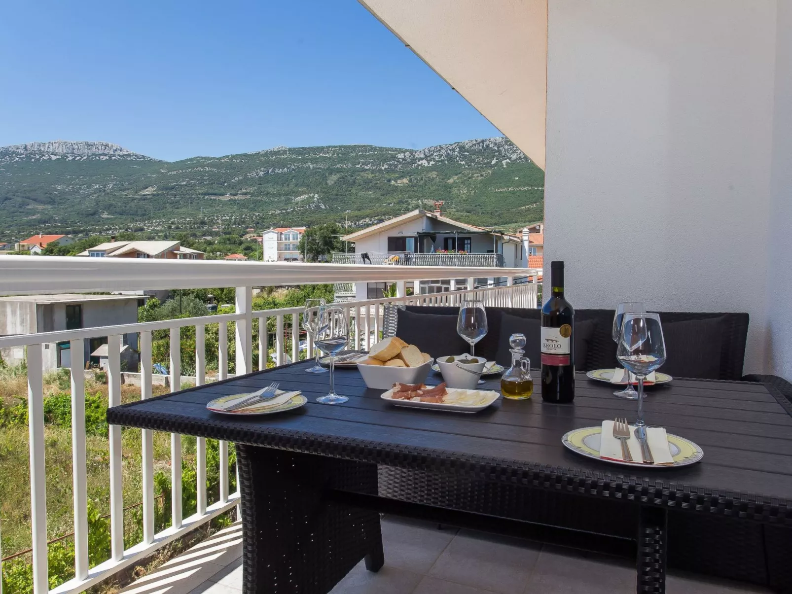 Moderne ap. 2 mit Pool und Grill in der Nähe von Split und Trogir-Outside