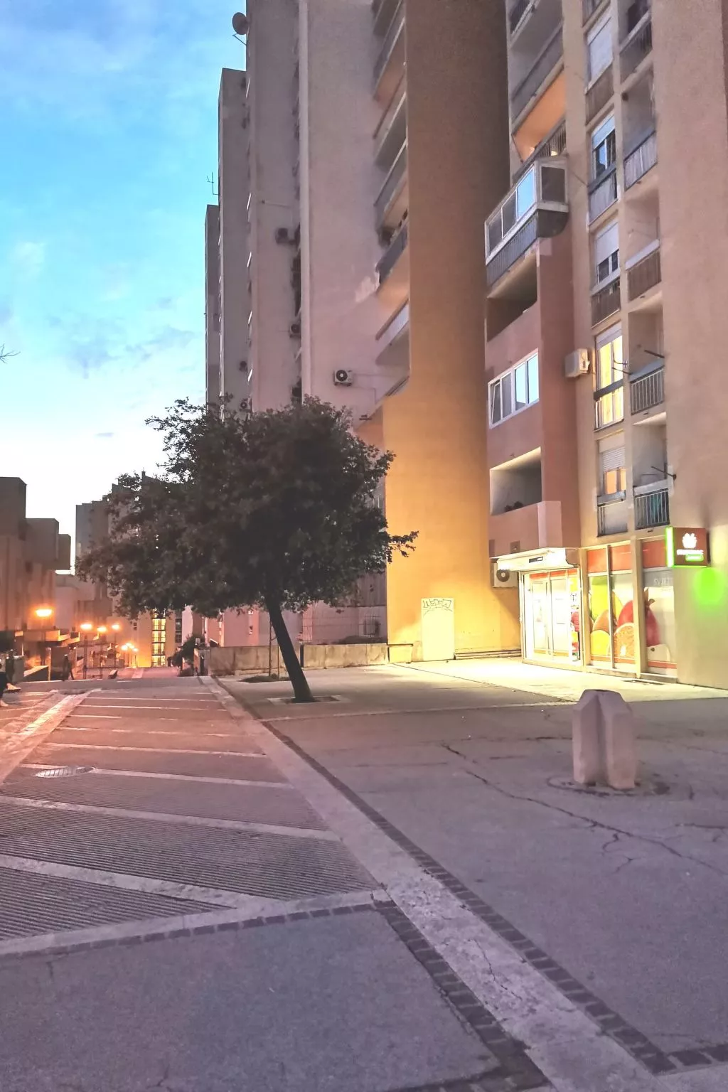 Wohnung mit Terrasse-Outside