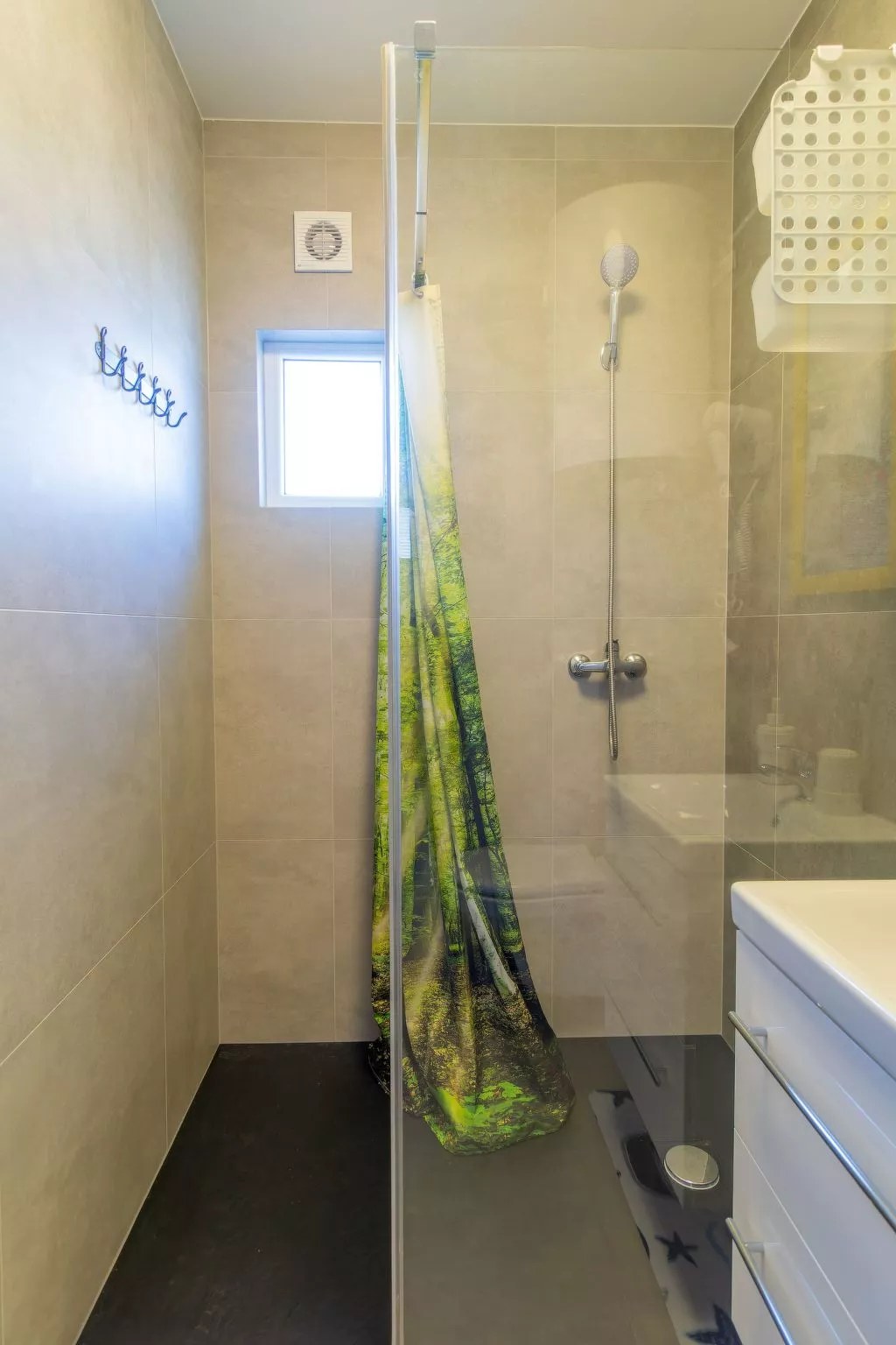 Trebor"-Häuser in einem eingezäunten Gebiet-Dedans