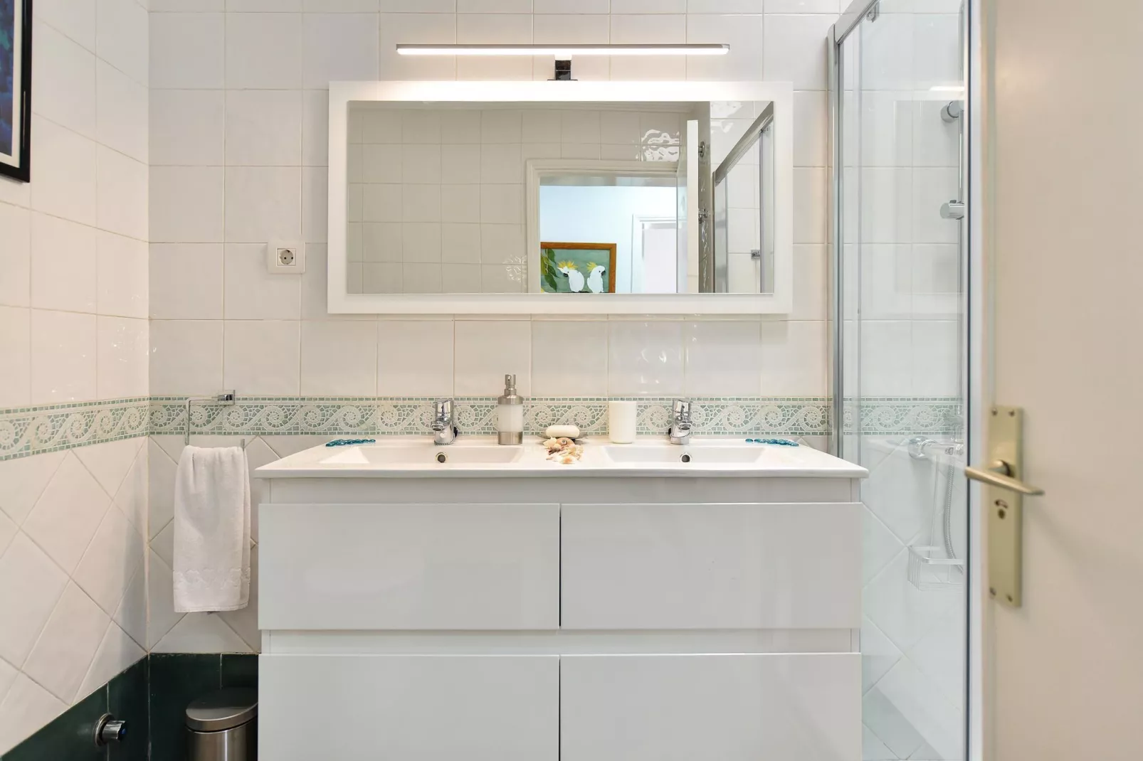Melocotones 50-Bathroom