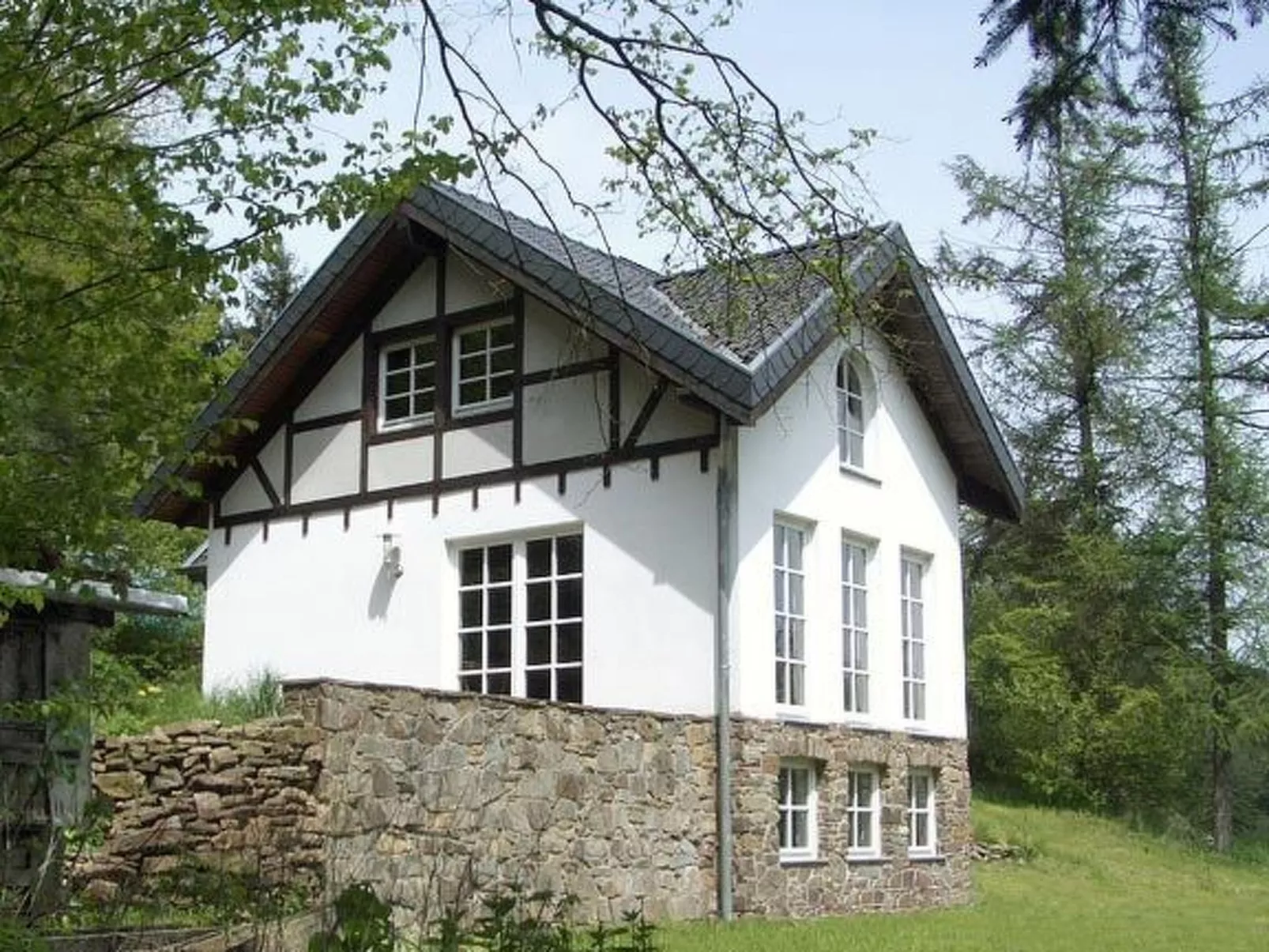 Fachwerkhaus mit Garten, Grill und Terrasse