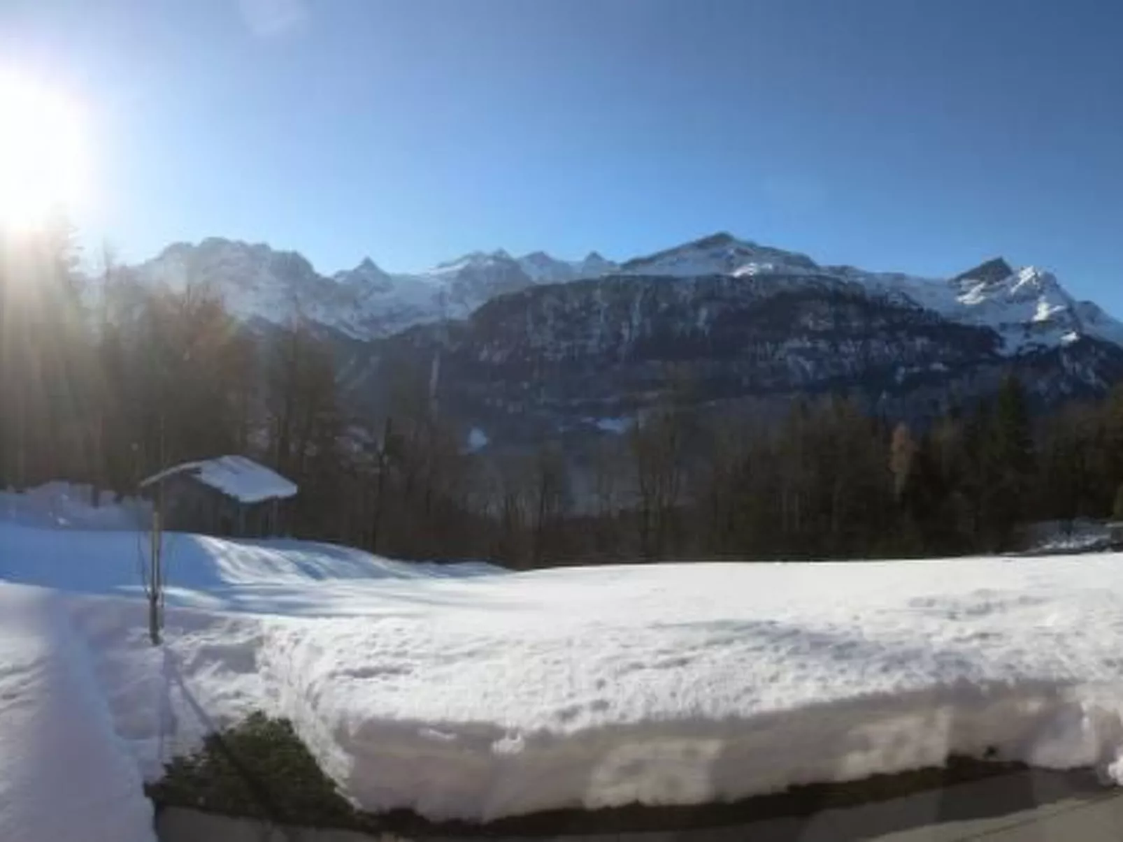 Mit Bergblick-Outside