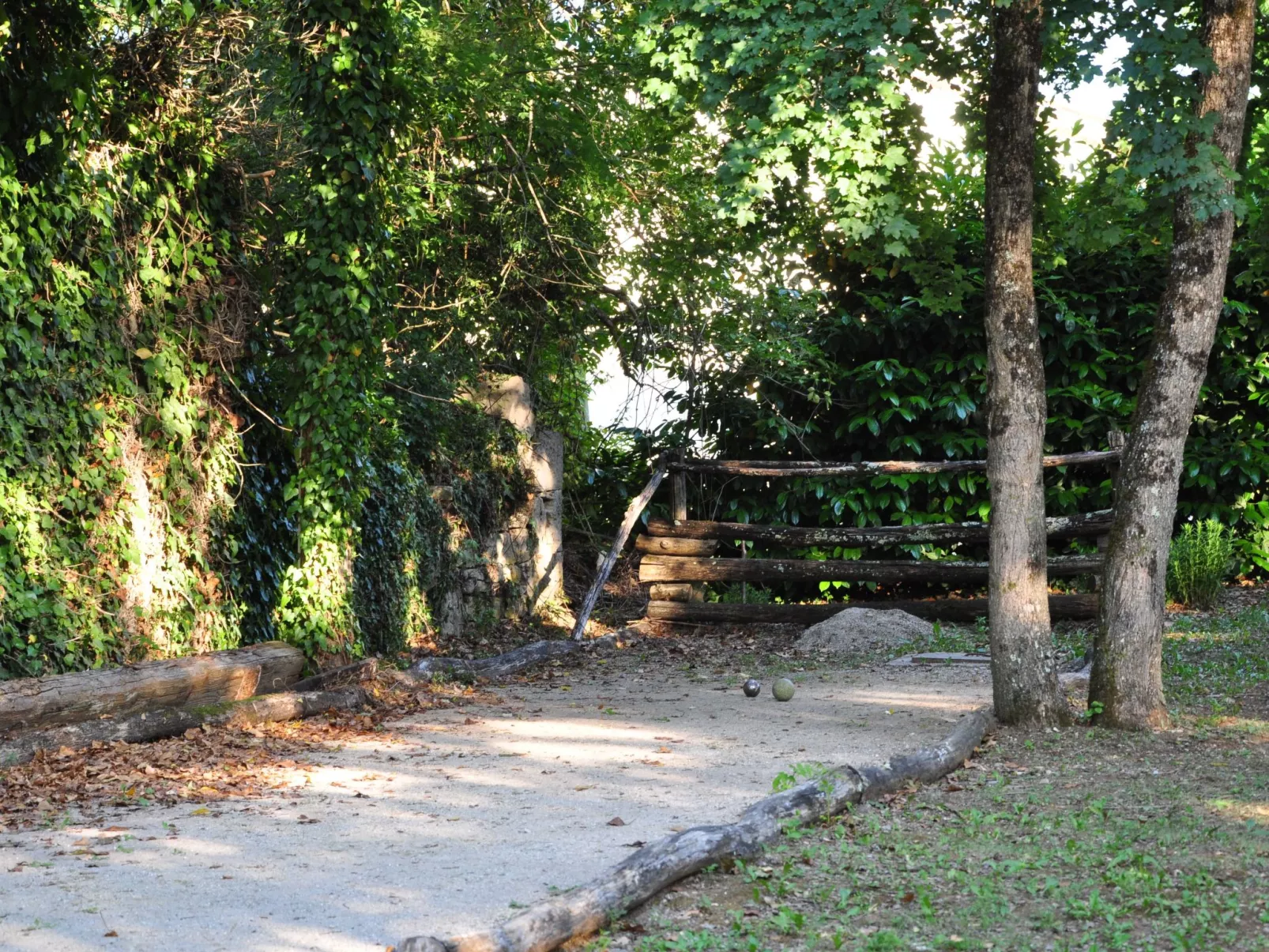 Steinhaus Kotli-Outside